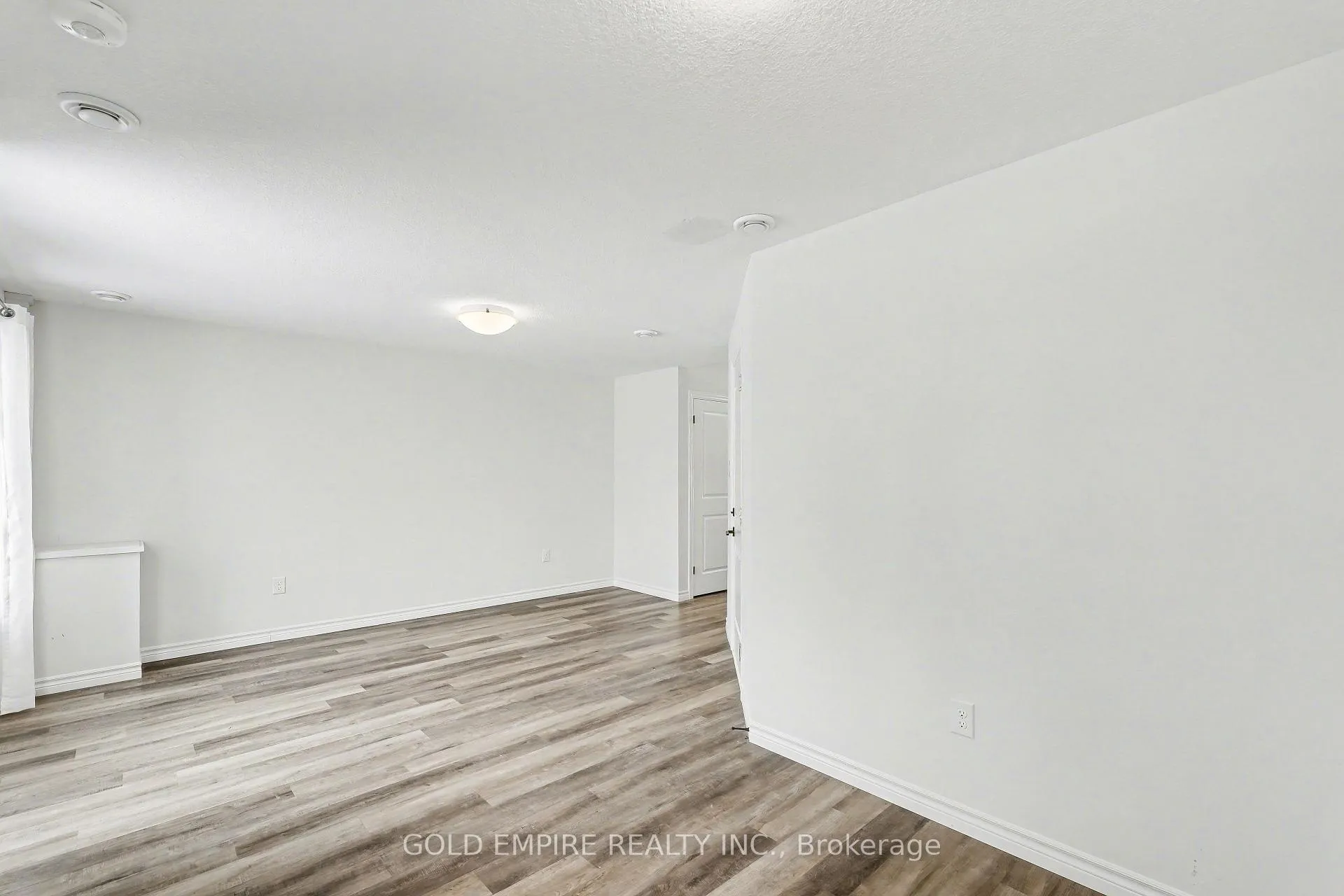 Photo 4 of 373 Callaway Road, London, North R — HOMEH