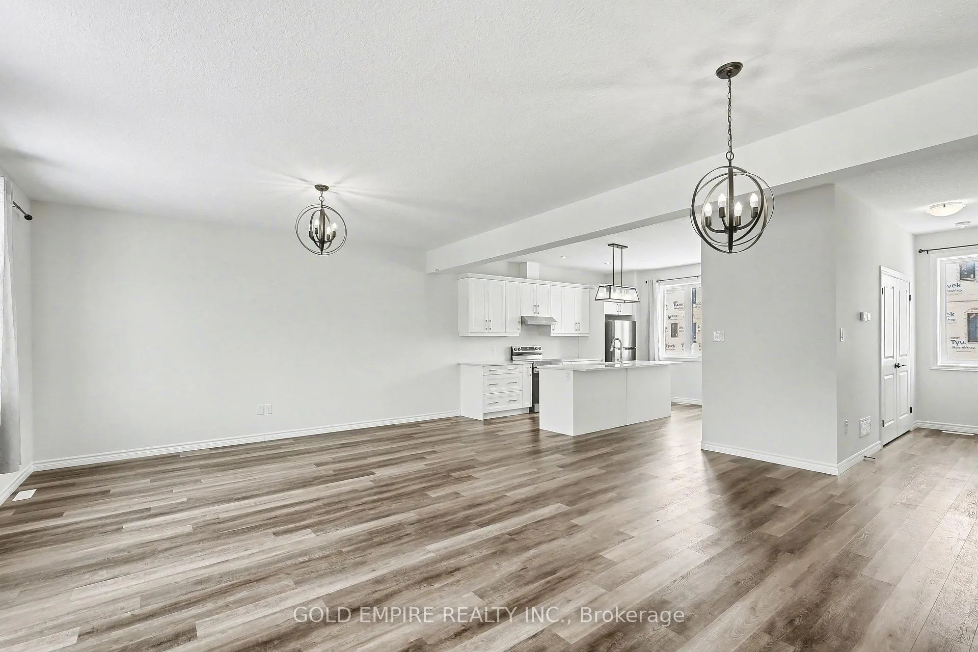 Photo 8 of 373 Callaway Road, London, North R — HOMEH