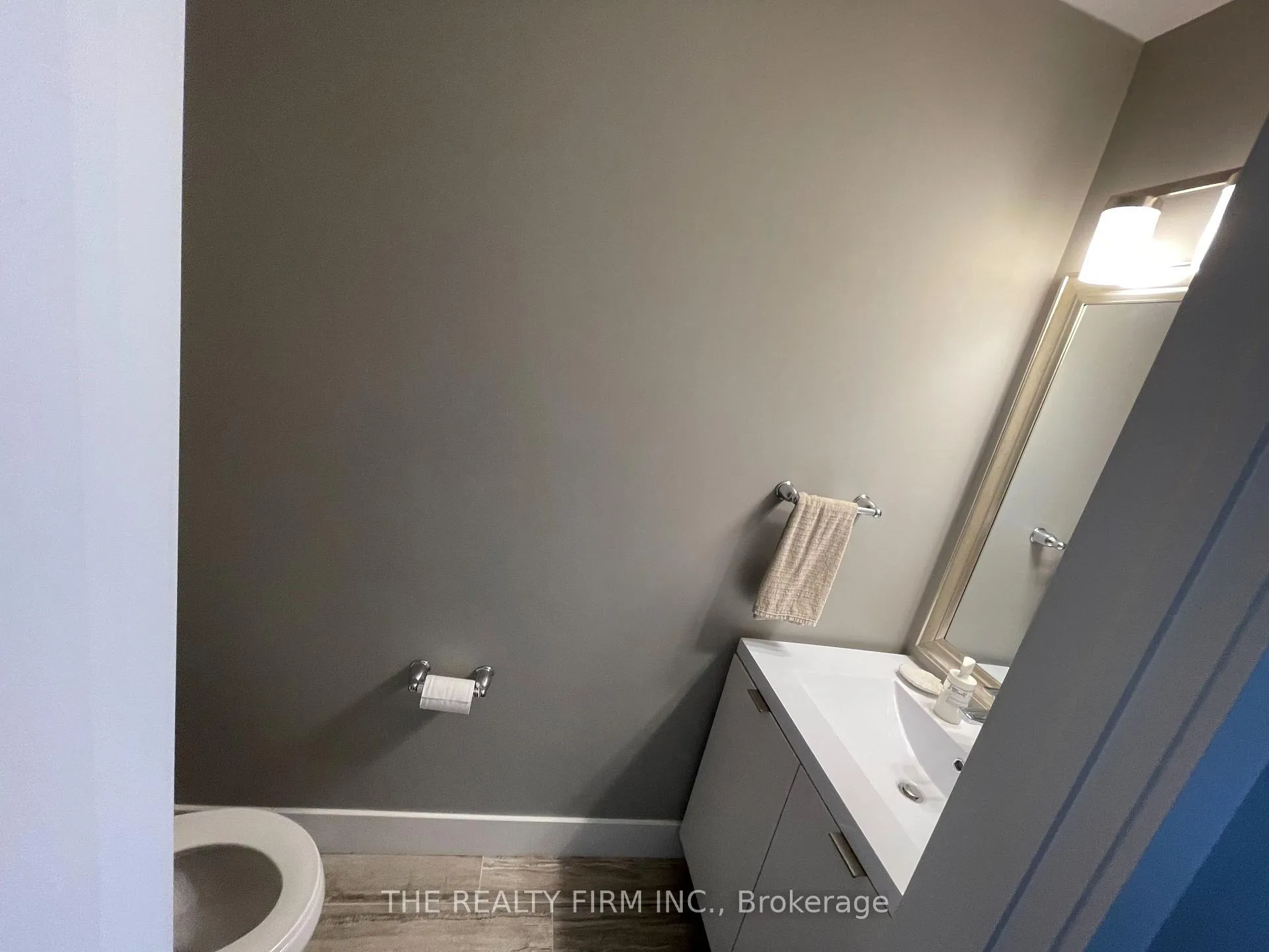 Photo 11 of Unit 148, 1960 Dalmagarry Road, London, North E — HOMEH