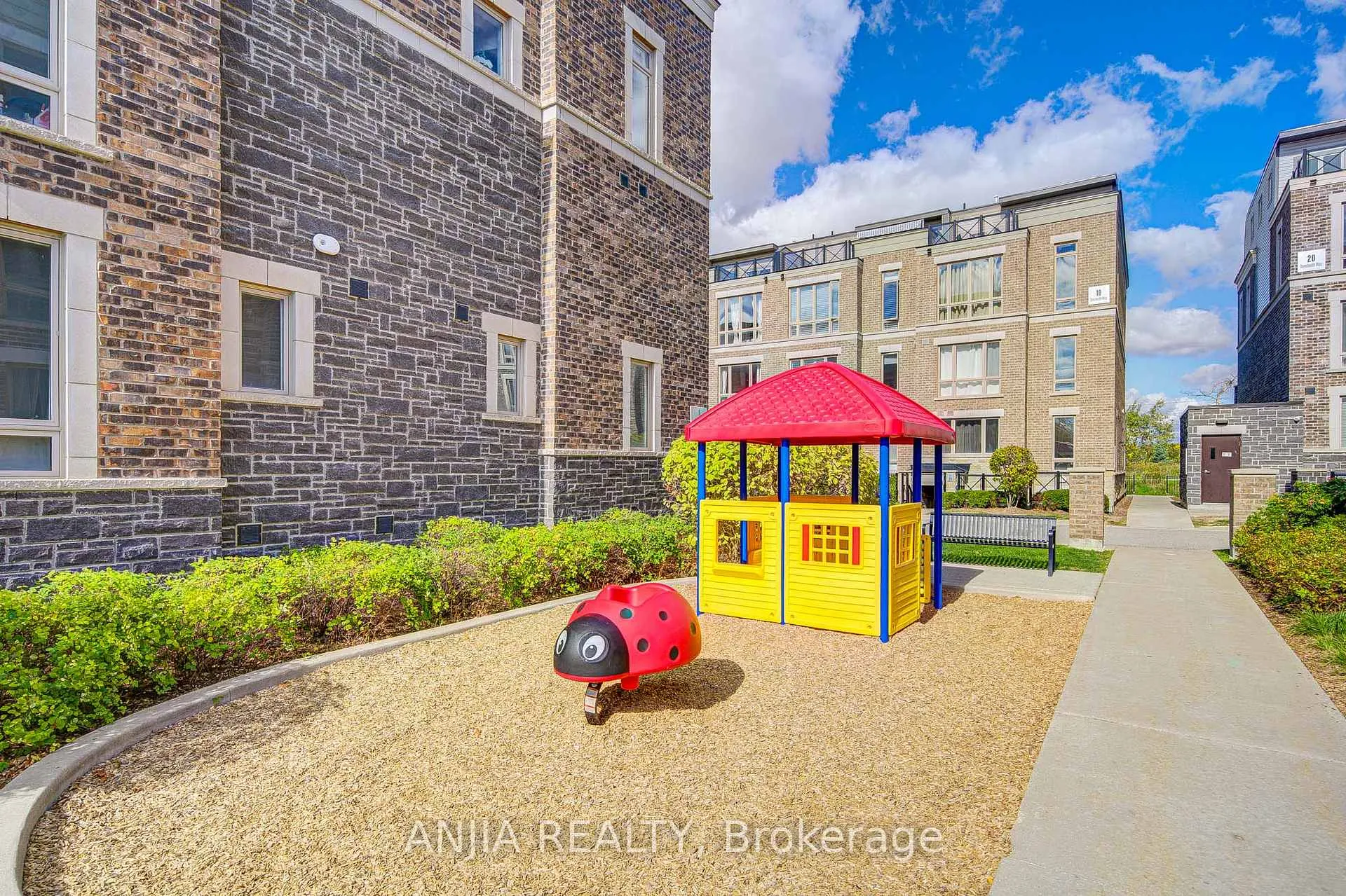 Photo 2 of Unit 1205, 11 Dunsheath Way, Markham, Cornell — HOMEH