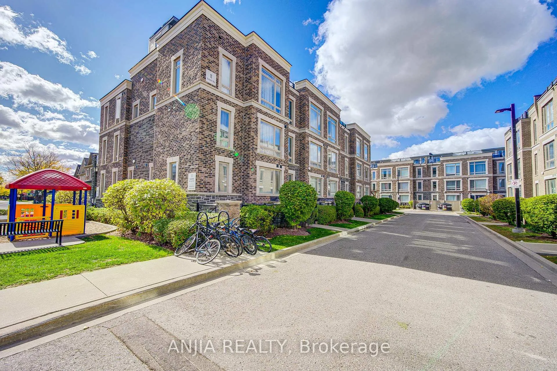 Photo 3 of Unit 1205, 11 Dunsheath Way, Markham, Cornell — HOMEH