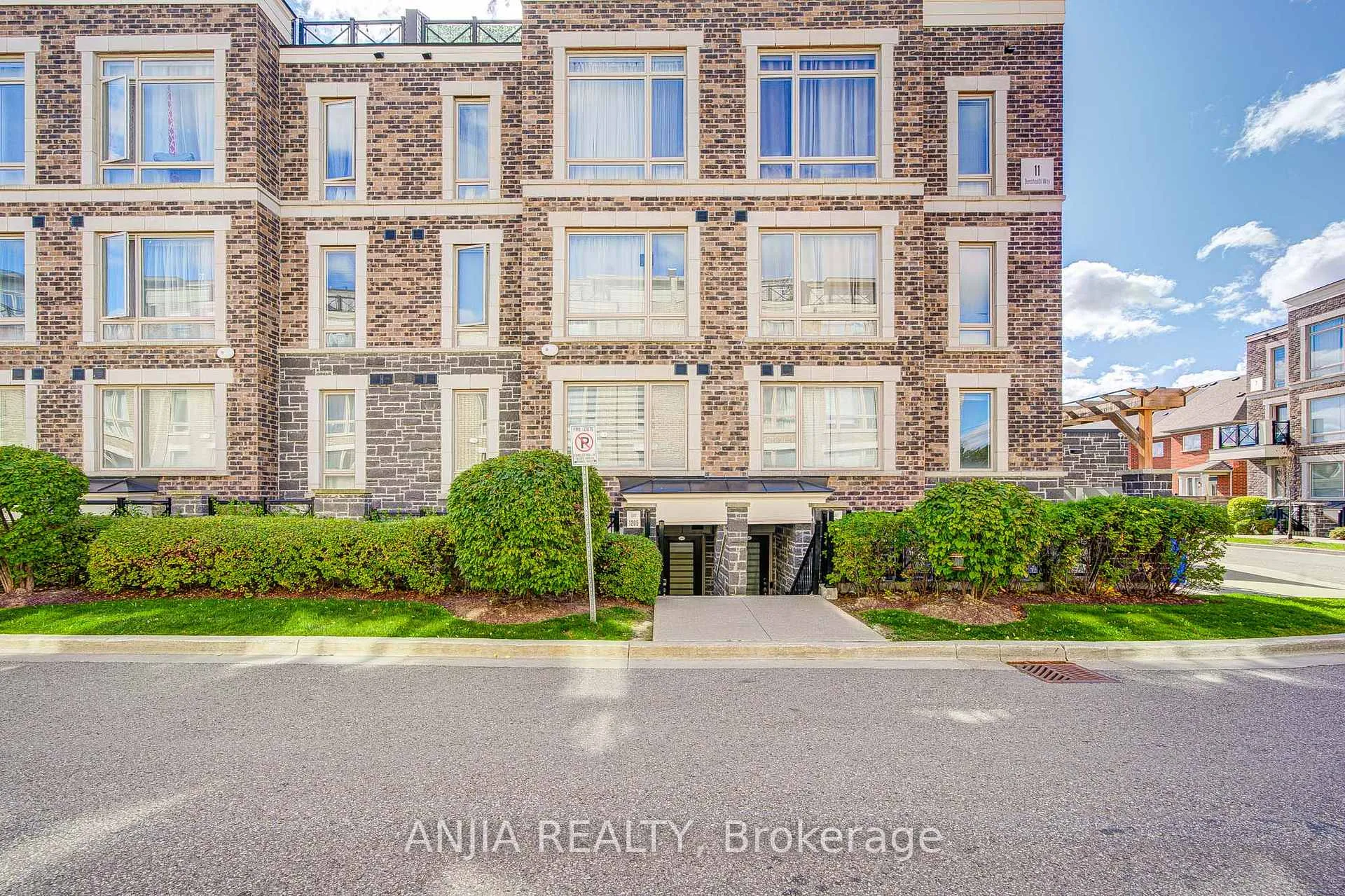Photo 4 of Unit 1205, 11 Dunsheath Way, Markham, Cornell — HOMEH
