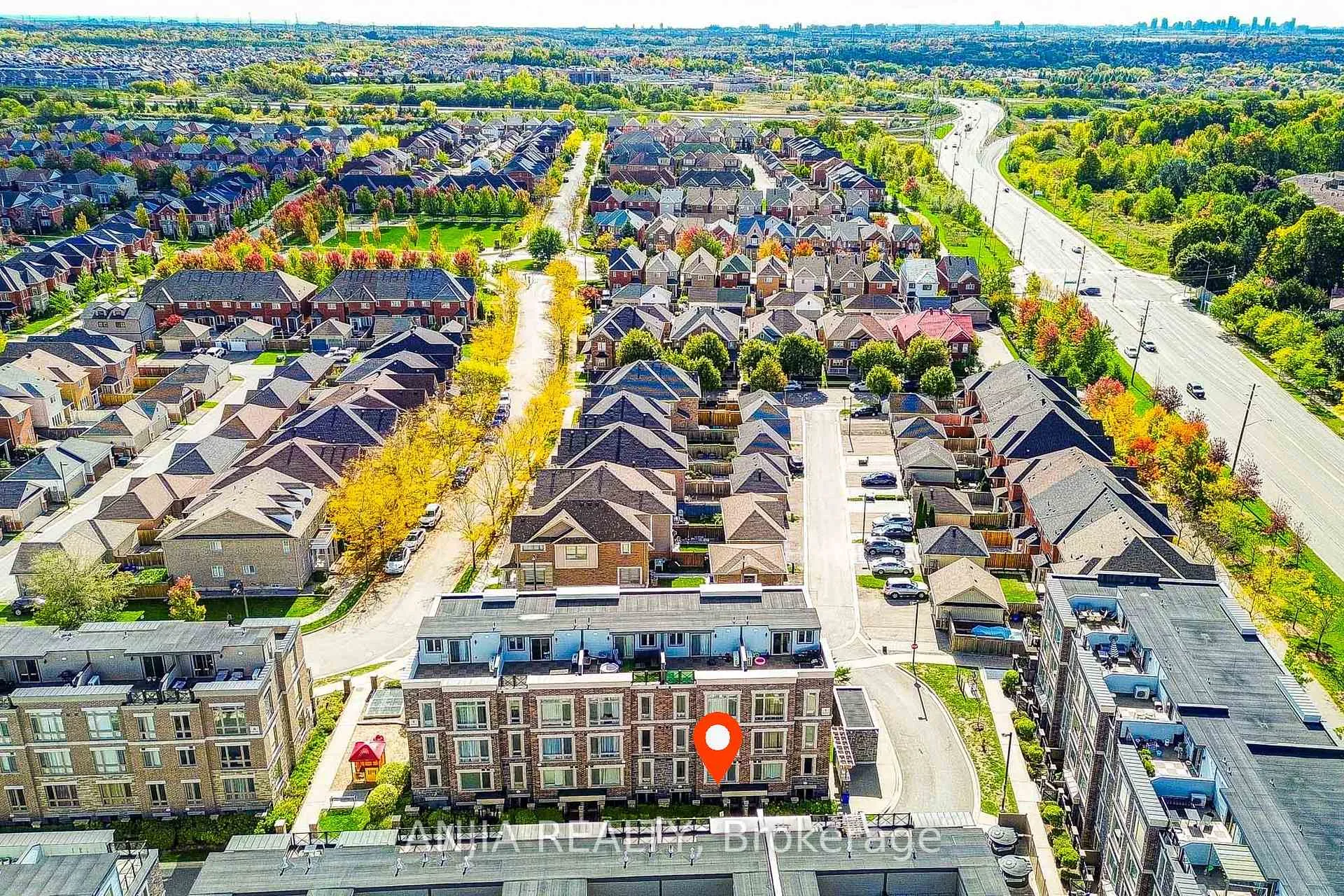 Photo 6 of Unit 1205, 11 Dunsheath Way, Markham, Cornell — HOMEH