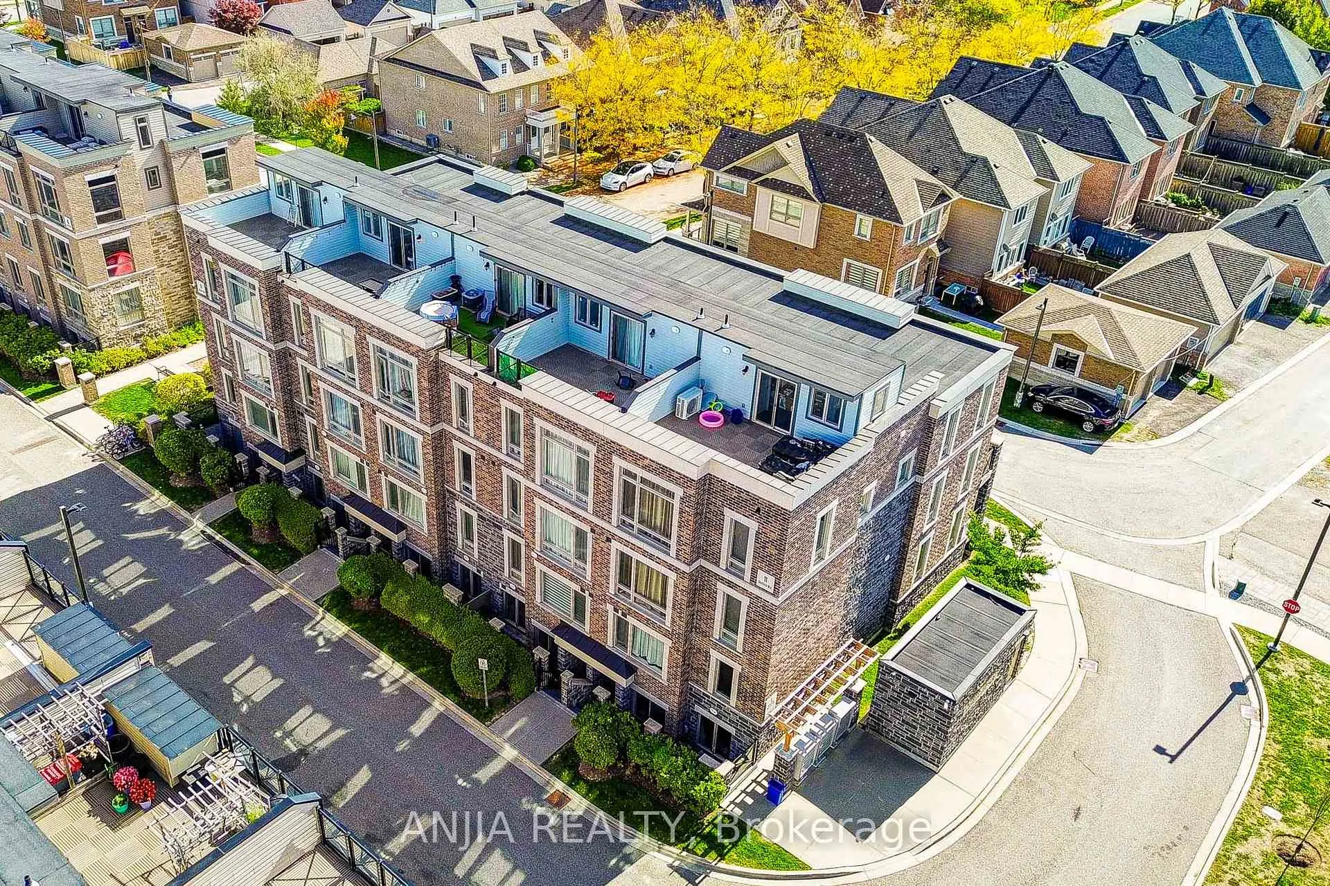 Photo 10 of Unit 1205, 11 Dunsheath Way, Markham, Cornell — HOMEH