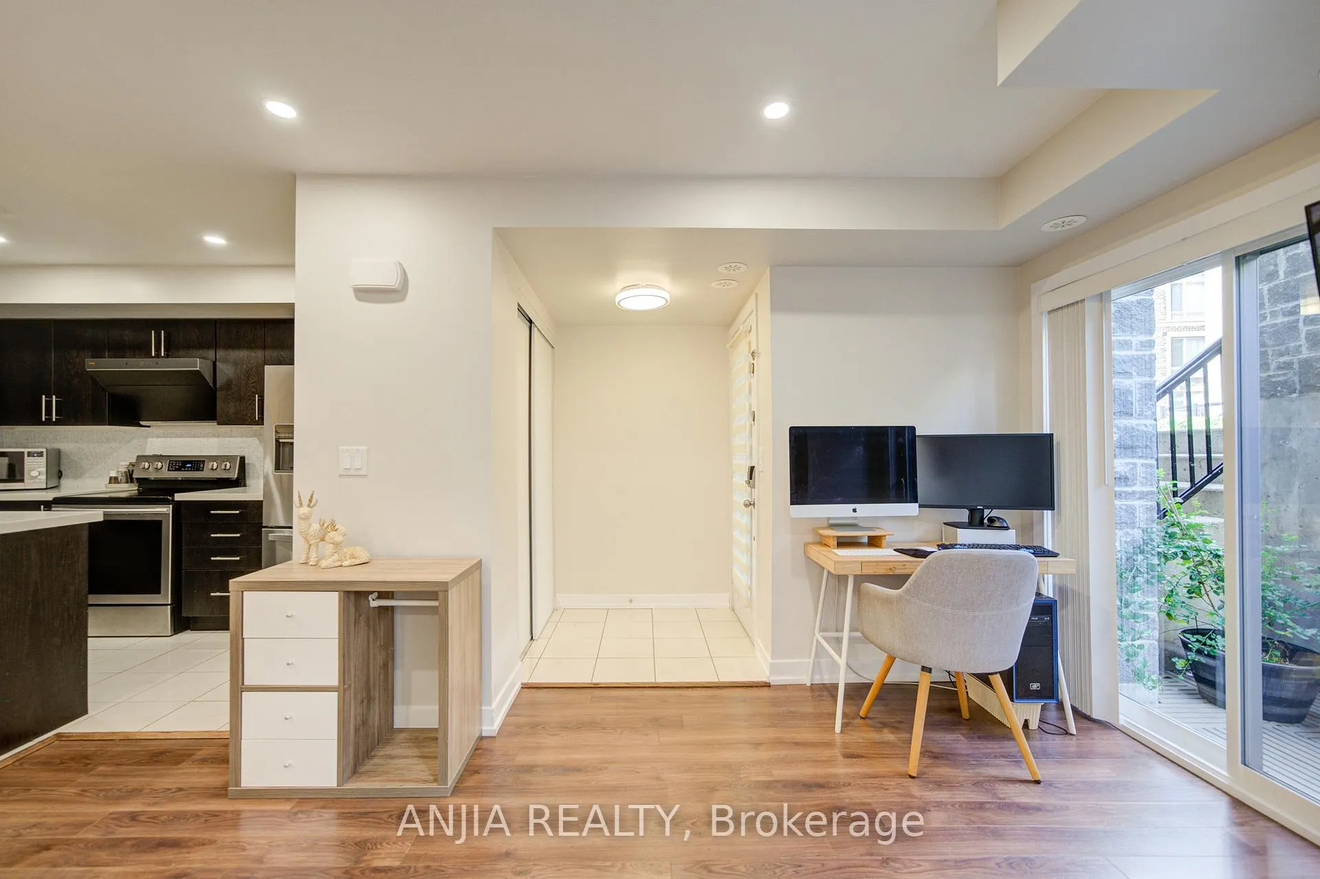 Photo 13 of Unit 1205, 11 Dunsheath Way, Markham, Cornell — HOMEH
