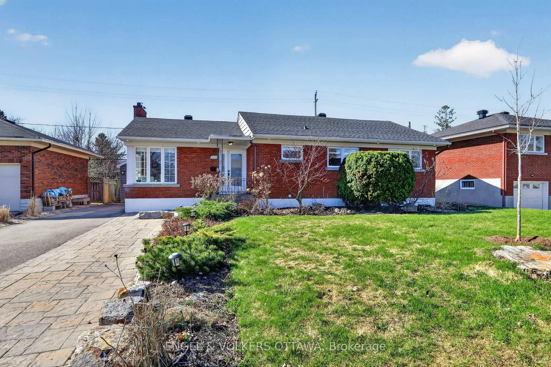 Photo 2 of 754 Cork Street, Ottawa, Elmvale Acres — HOMEH