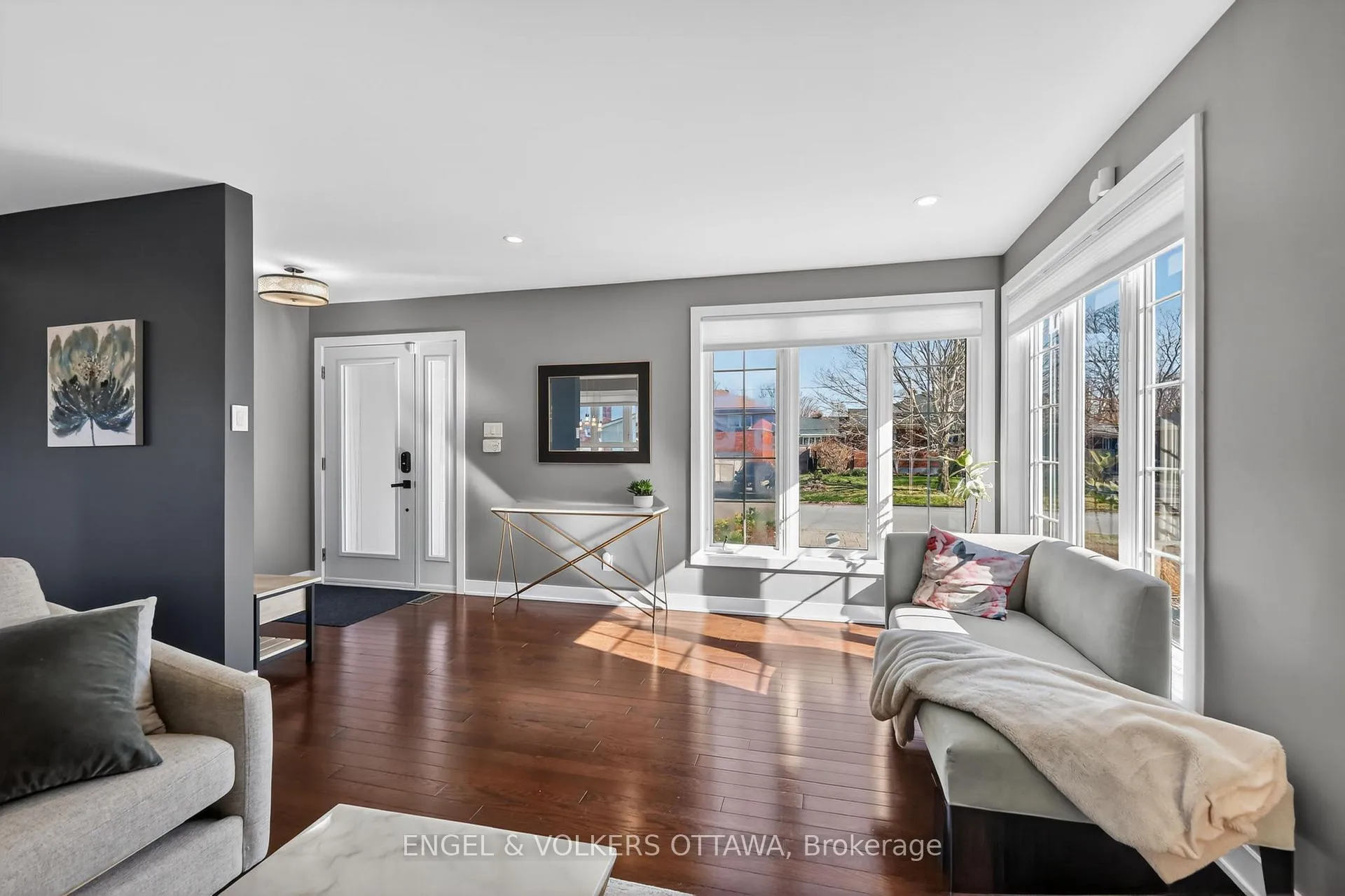 Photo 9 of 754 Cork Street, Ottawa, Elmvale Acres — HOMEH