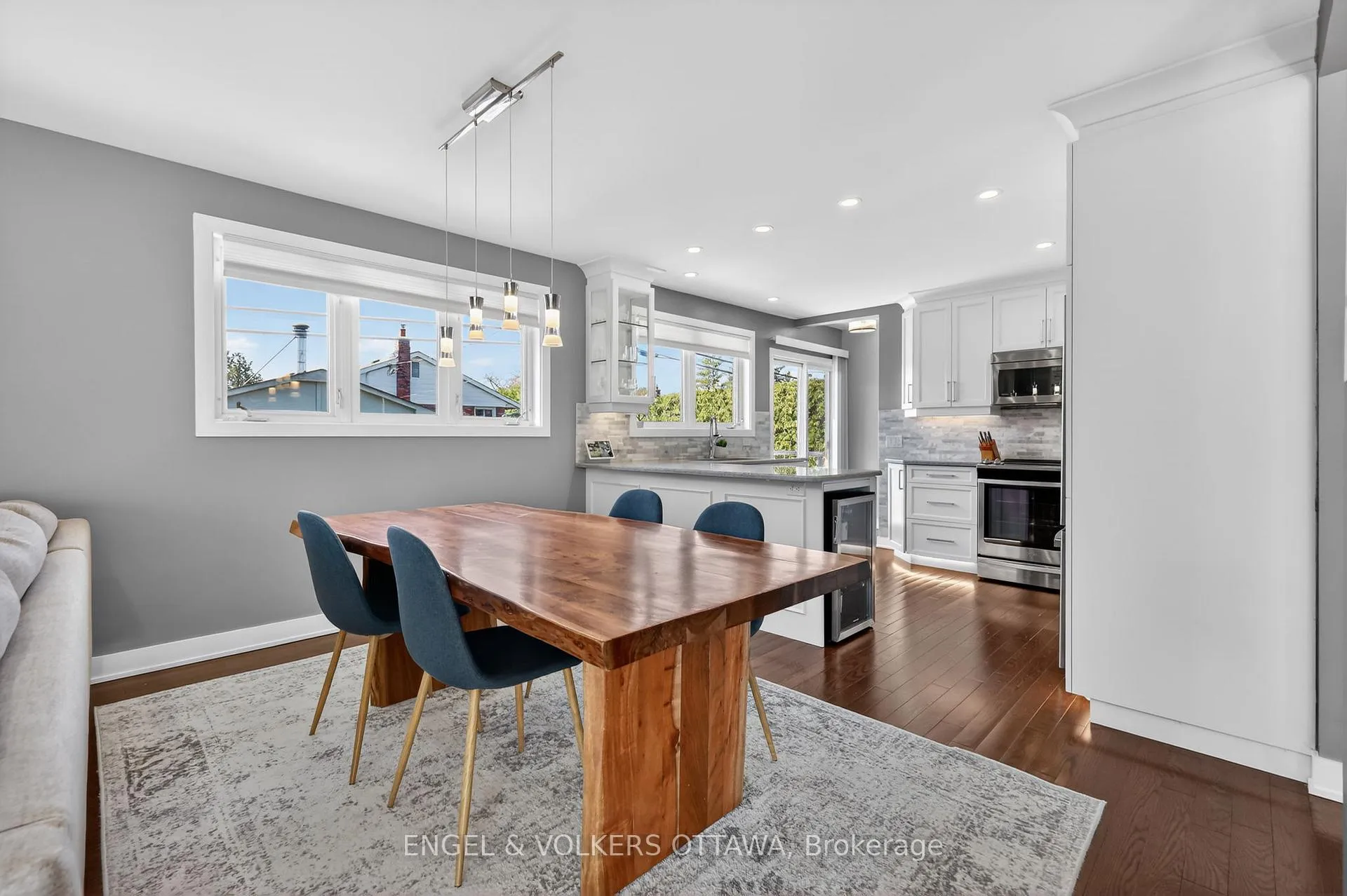 Photo 10 of 754 Cork Street, Ottawa, Elmvale Acres — HOMEH