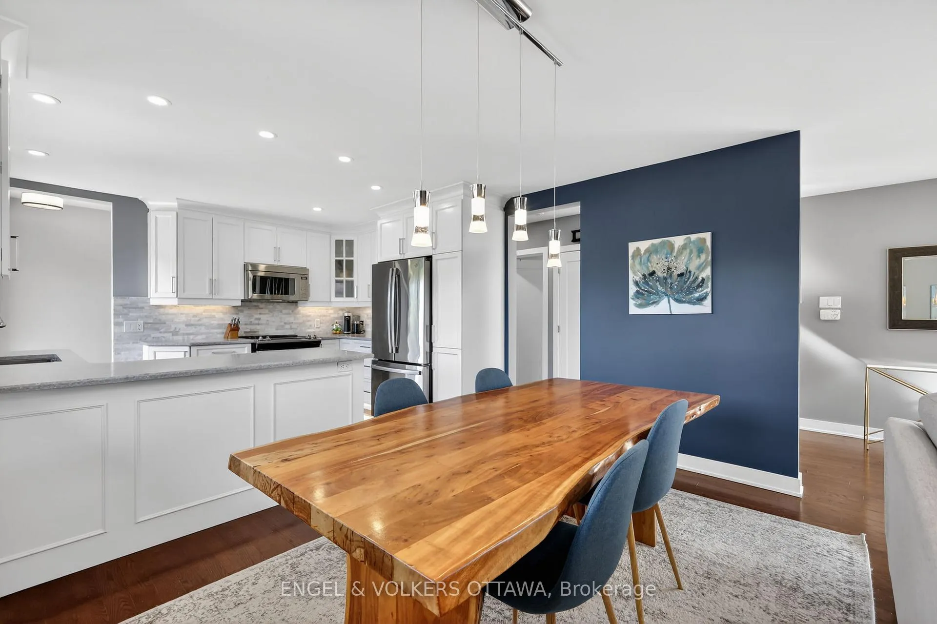 Photo 12 of 754 Cork Street, Ottawa, Elmvale Acres — HOMEH