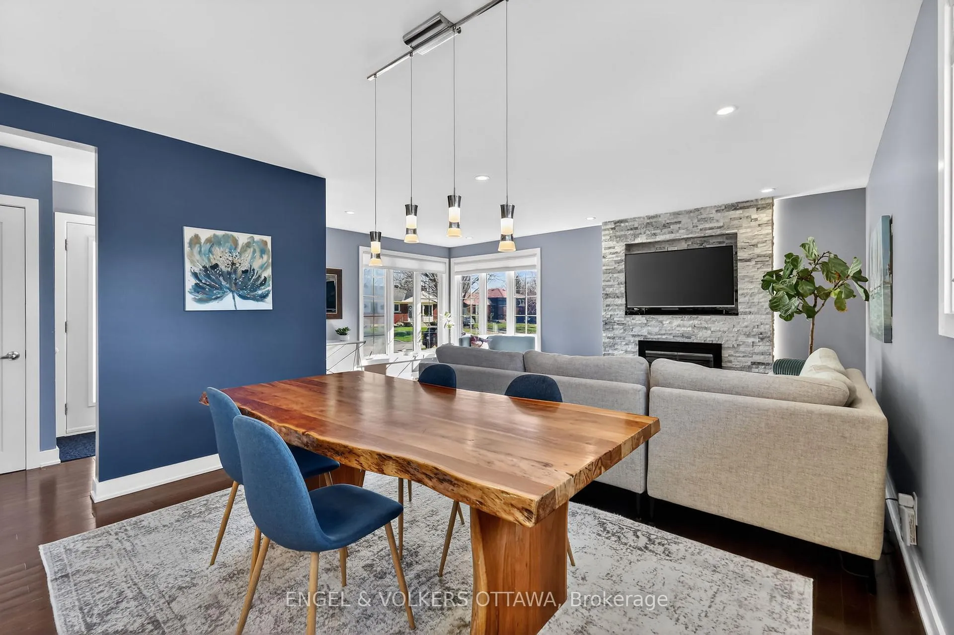 Photo 13 of 754 Cork Street, Ottawa, Elmvale Acres — HOMEH