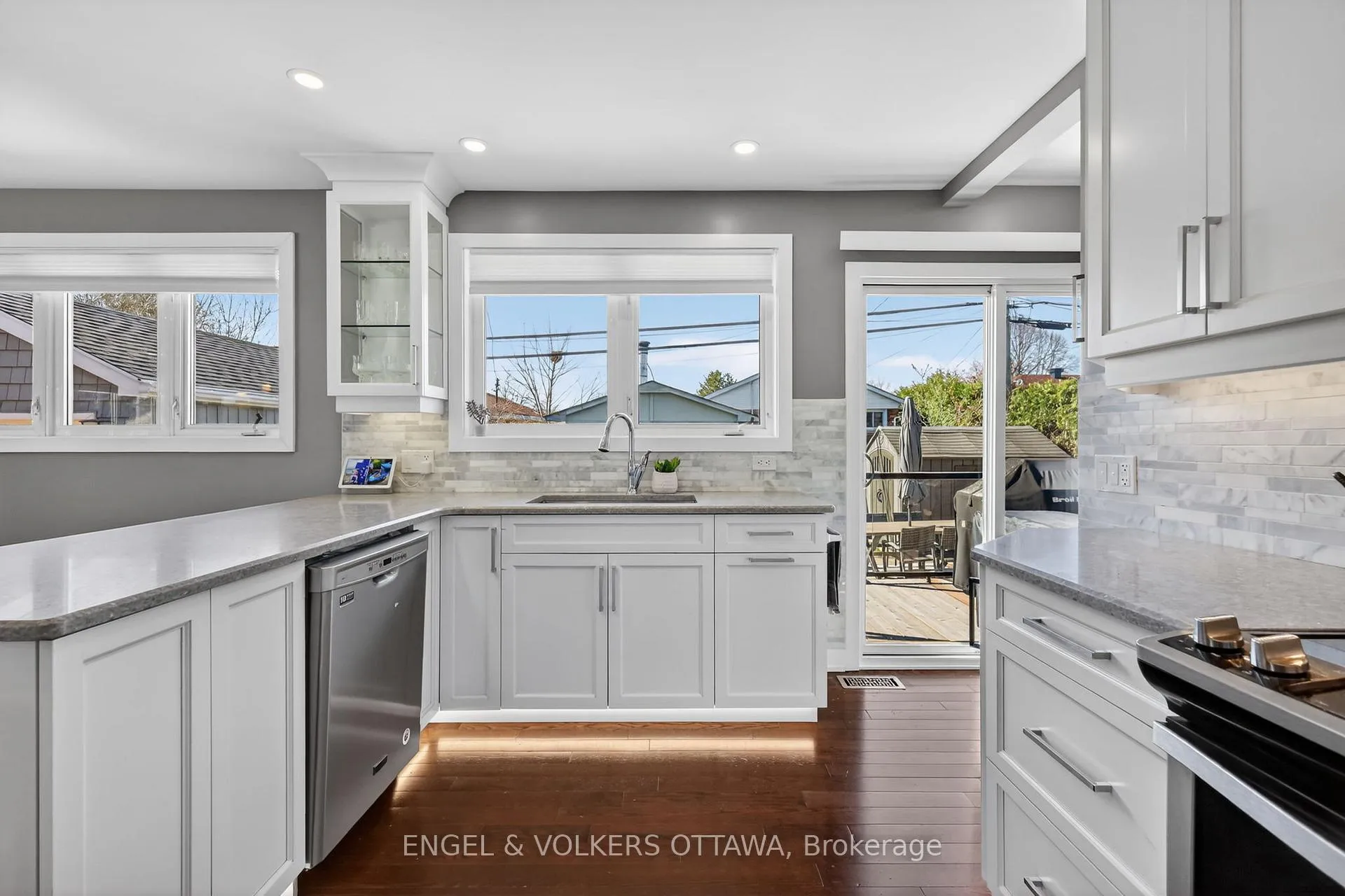 Photo 18 of 754 Cork Street, Ottawa, Elmvale Acres — HOMEH