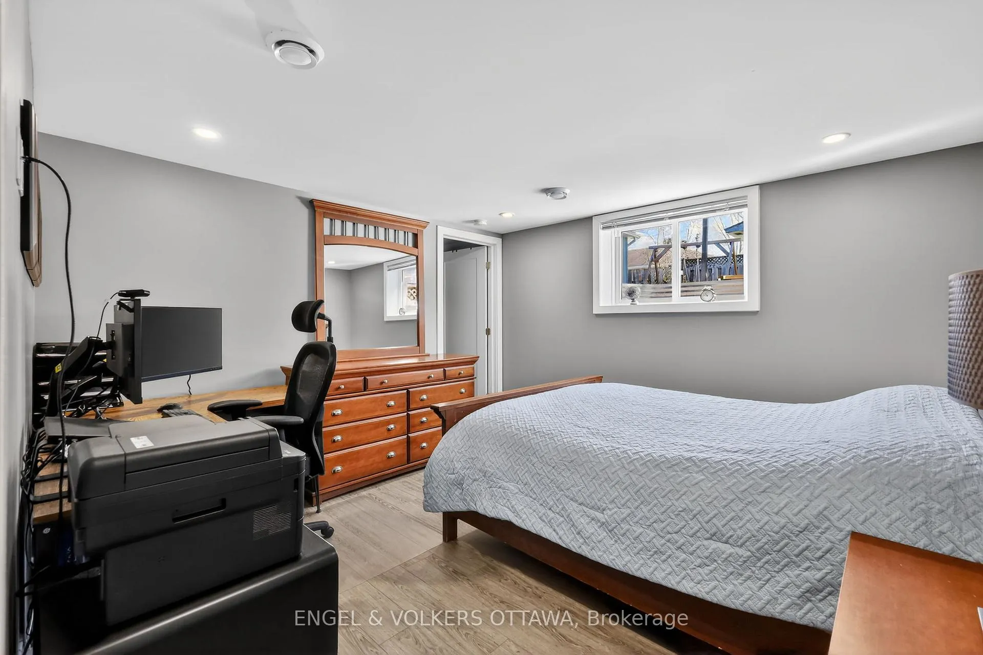 Photo 31 of 754 Cork Street, Ottawa, Elmvale Acres — HOMEH