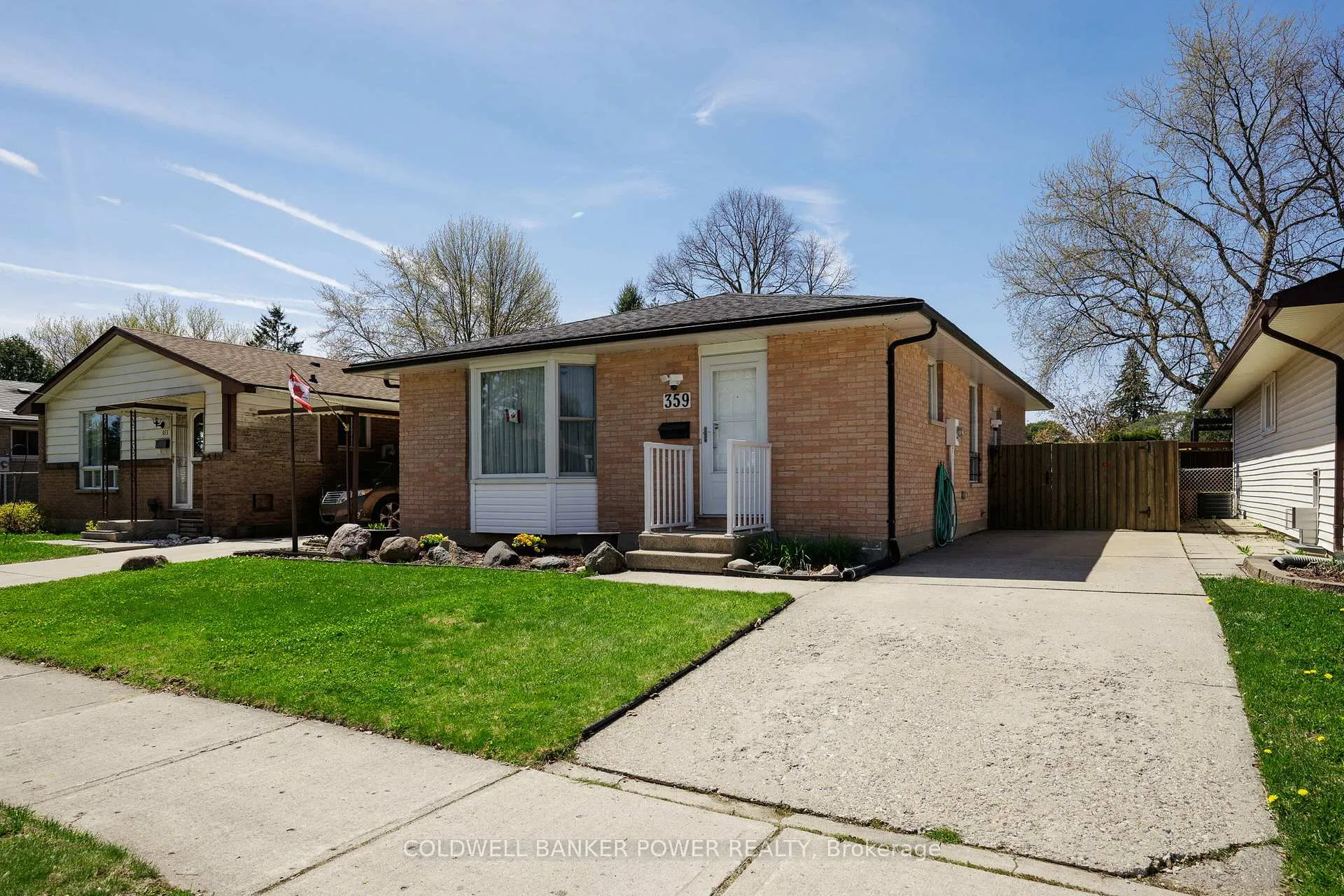 Photo 2 of 359 Speight Boulevard, London, East I — HOMEH
