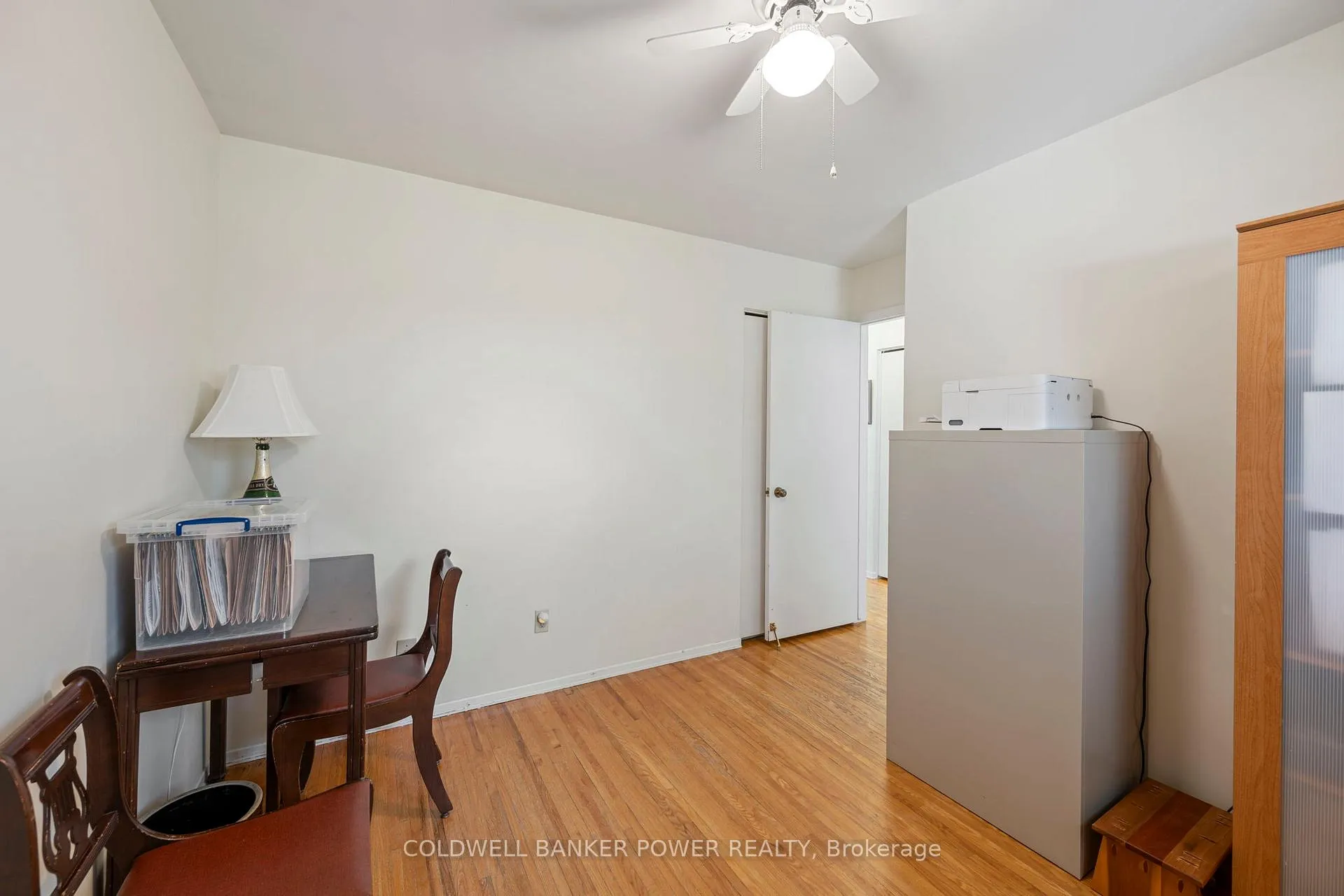 Photo 14 of 359 Speight Boulevard, London, East I — HOMEH