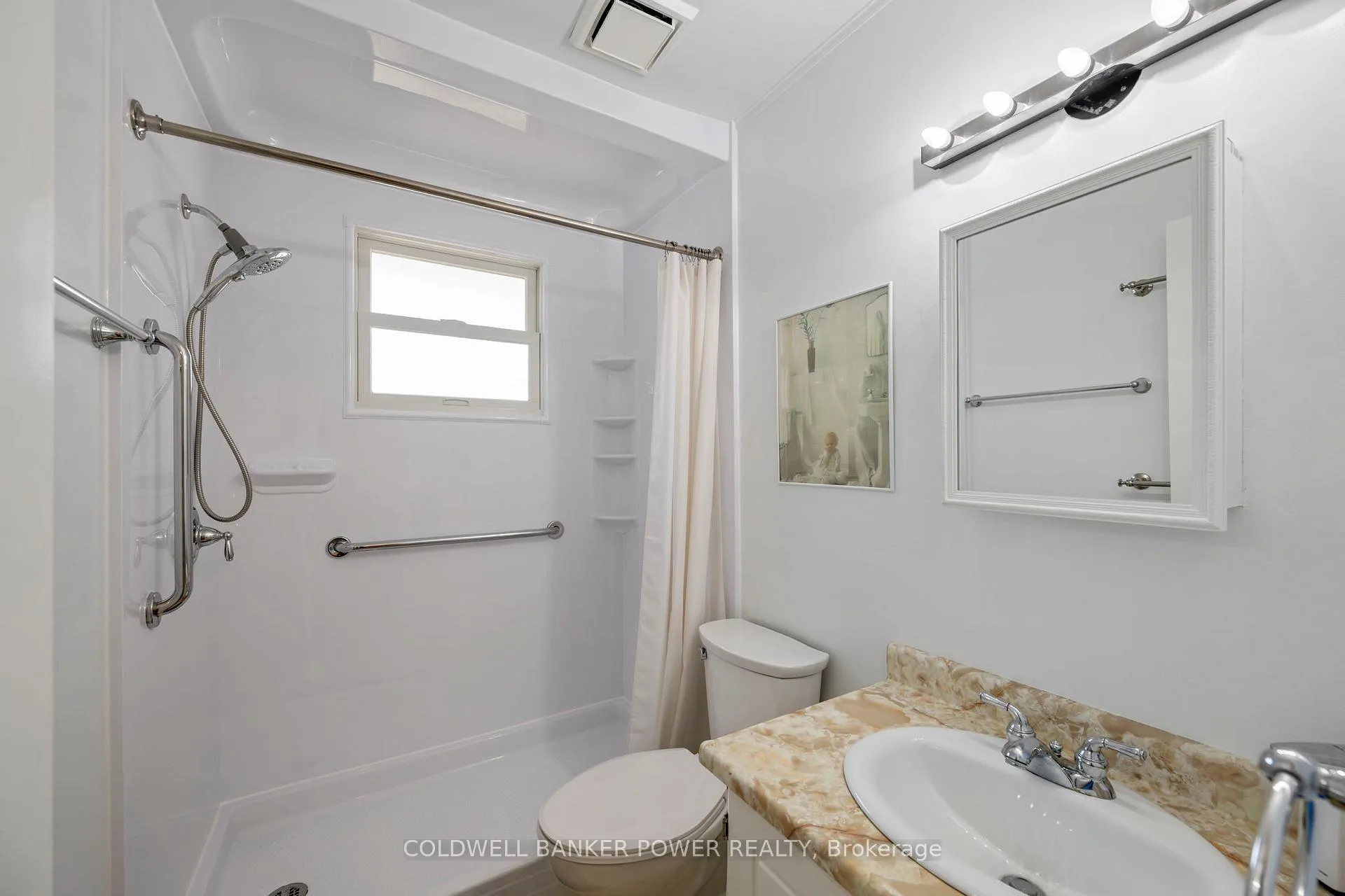 Photo 15 of 359 Speight Boulevard, London, East I — HOMEH