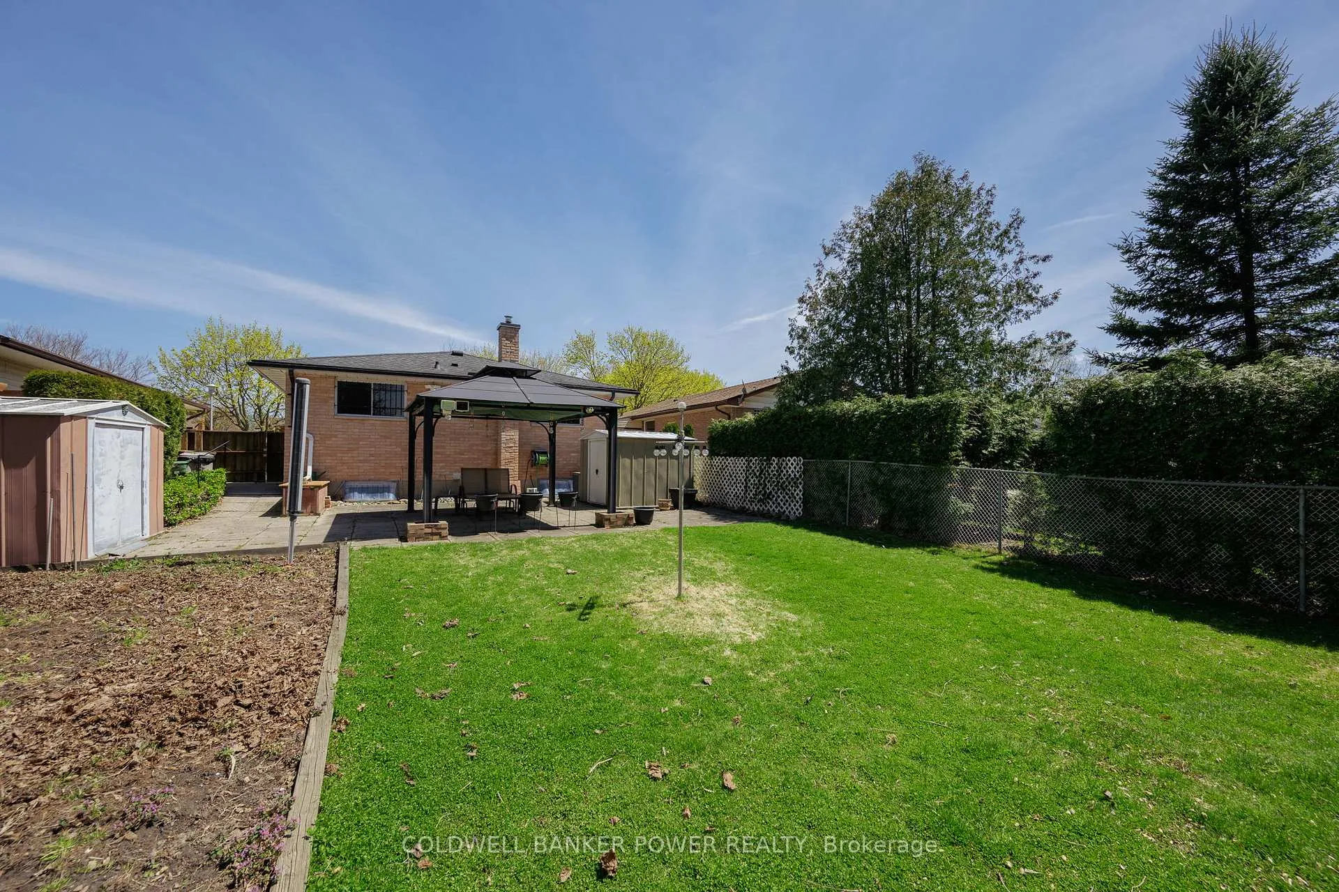 Photo 26 of 359 Speight Boulevard, London, East I — HOMEH