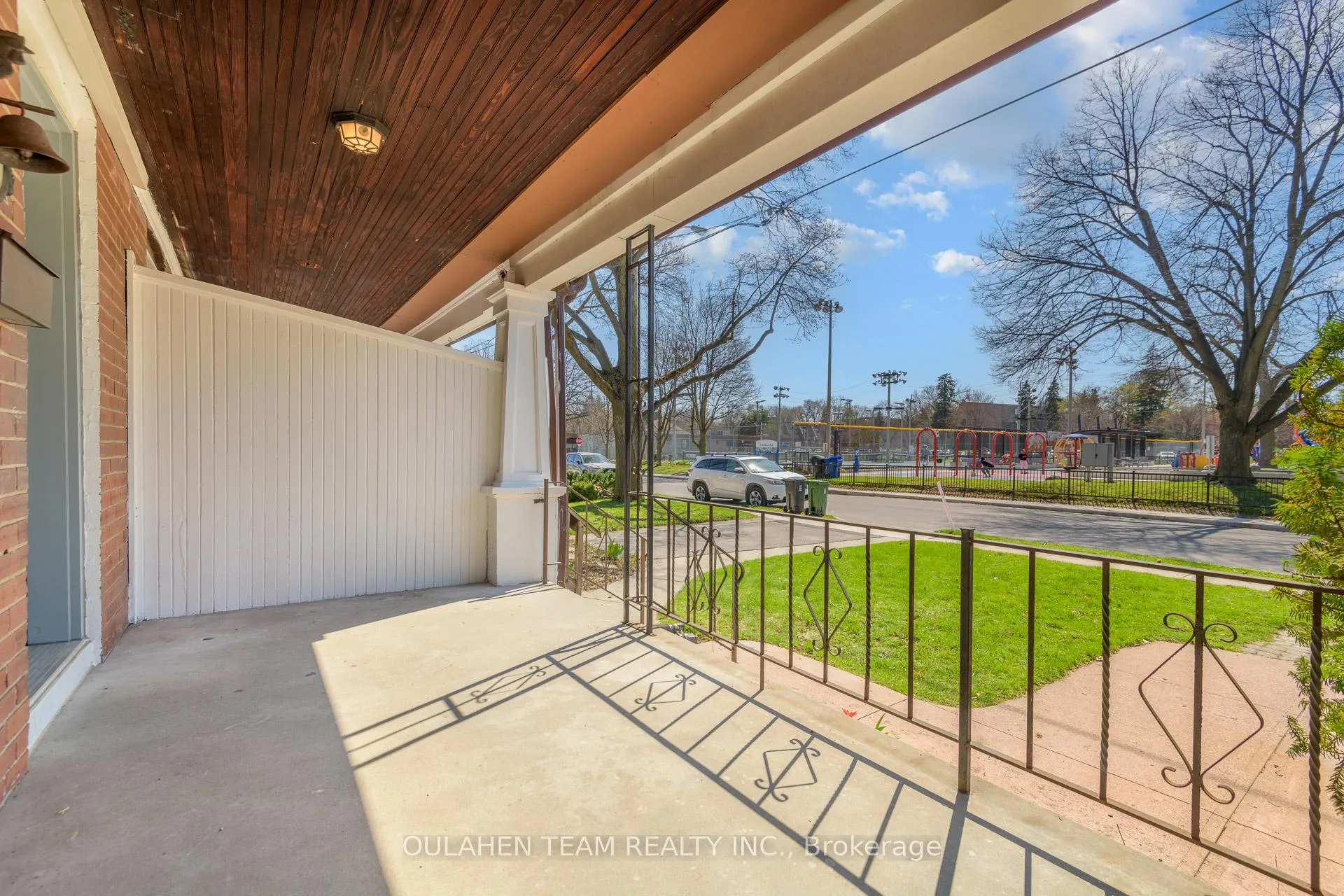 Photo 2 of 127 Rumsey Road, Toronto, Leaside — HOMEH