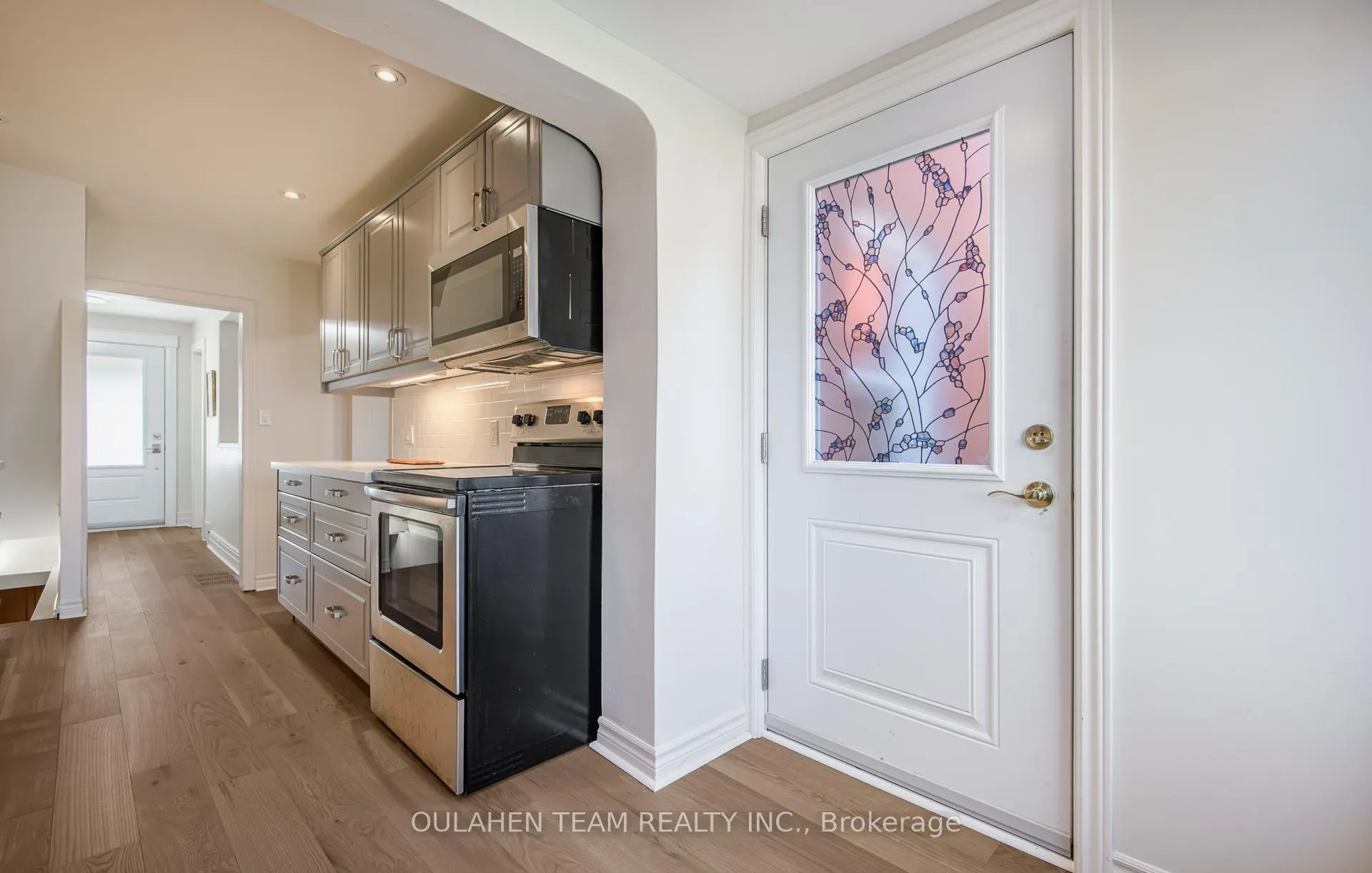 Photo 11 of 127 Rumsey Road, Toronto, Leaside — HOMEH