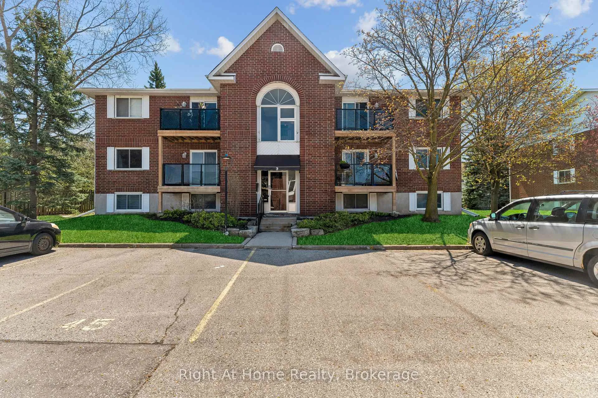 Photo 1 of Unit 310, 565 Greenfield Avenue, Kitchener — HOMEH