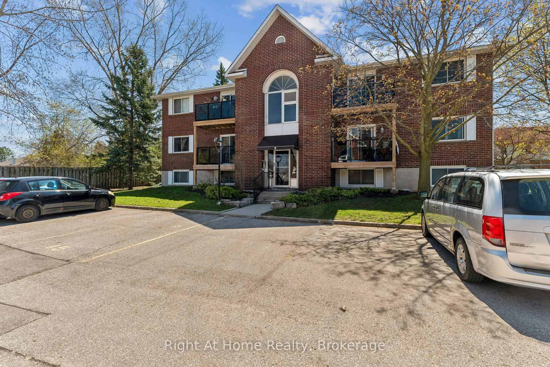 Photo 2 of Unit 310, 565 Greenfield Avenue, Kitchener — HOMEH