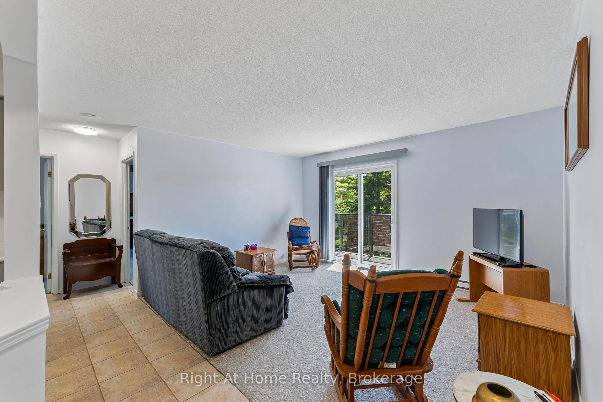 Photo 3 of Unit 310, 565 Greenfield Avenue, Kitchener — HOMEH