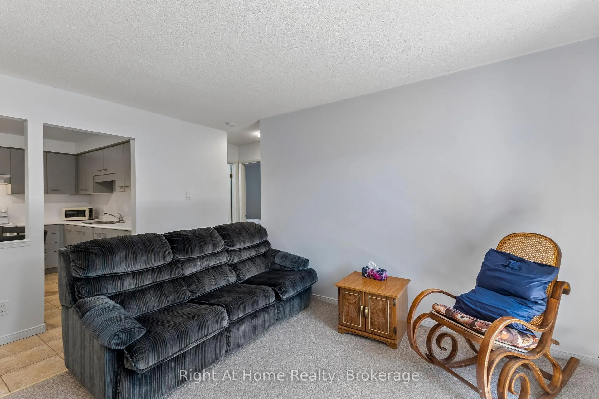 Photo 4 of Unit 310, 565 Greenfield Avenue, Kitchener — HOMEH