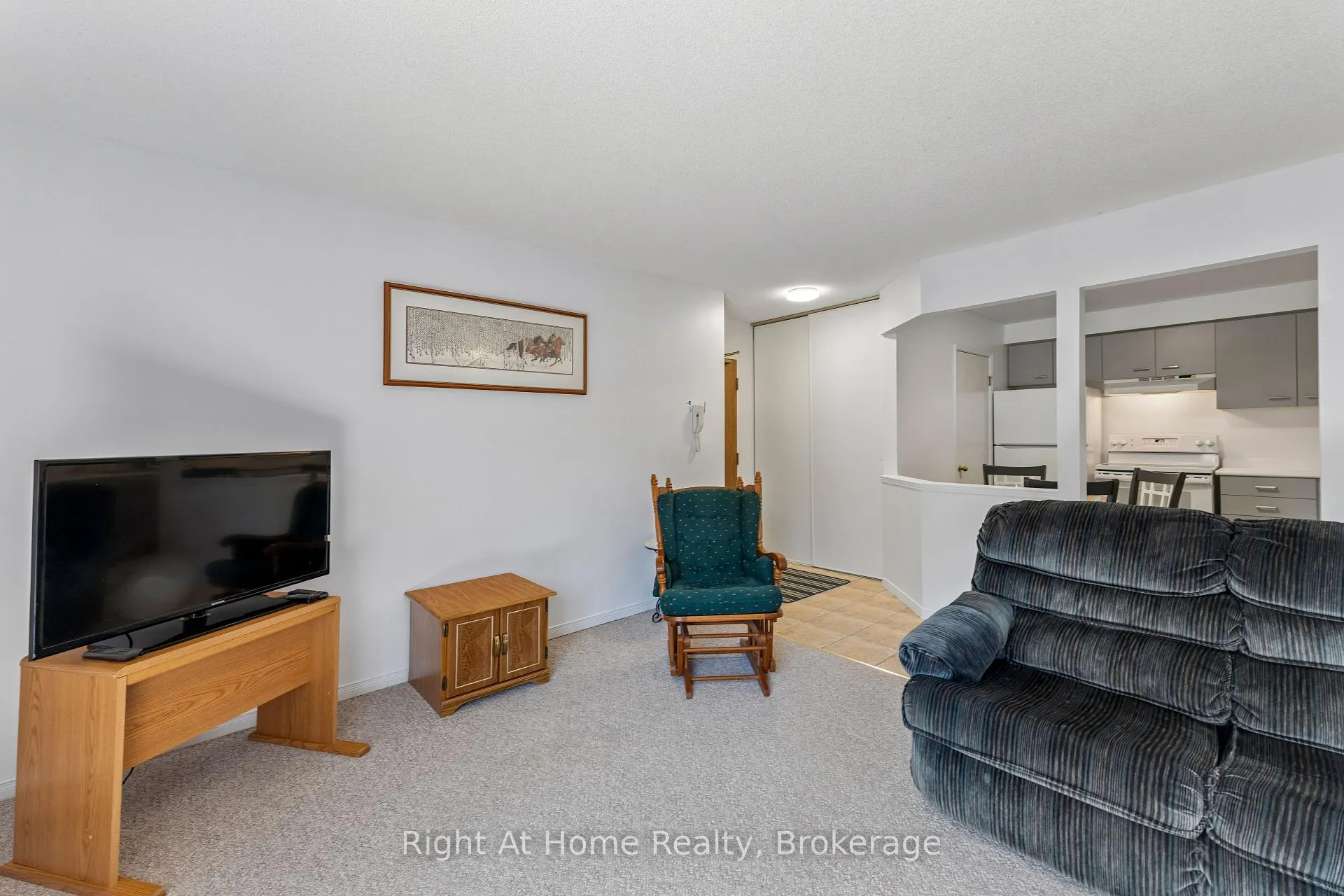 Photo 5 of Unit 310, 565 Greenfield Avenue, Kitchener — HOMEH