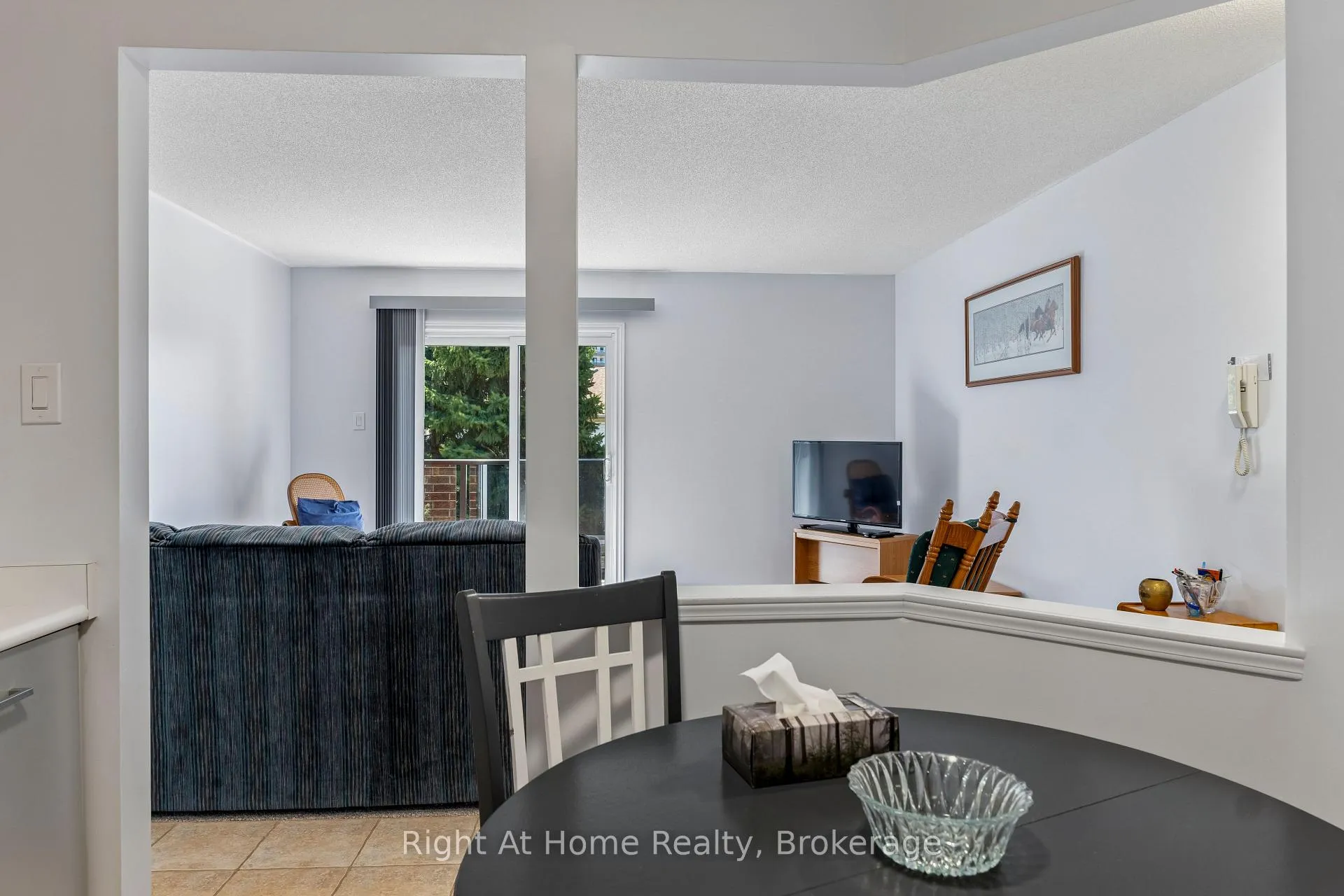 Photo 8 of Unit 310, 565 Greenfield Avenue, Kitchener — HOMEH
