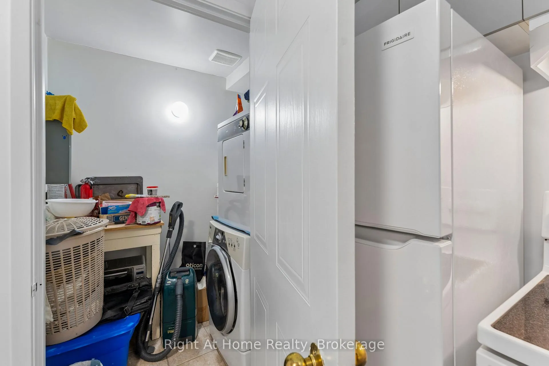 Photo 9 of Unit 310, 565 Greenfield Avenue, Kitchener — HOMEH