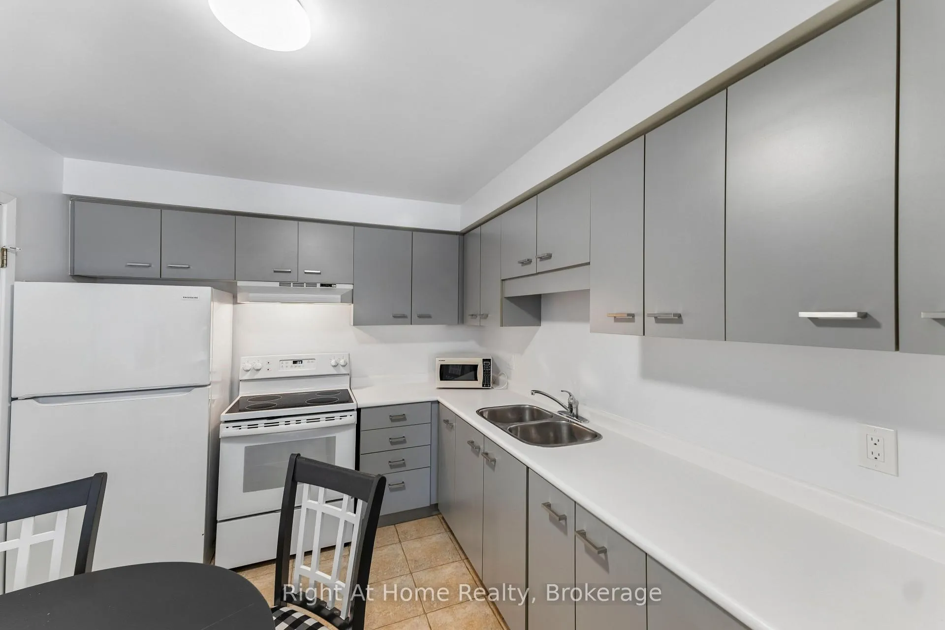 Photo 19 of Unit 310, 565 Greenfield Avenue, Kitchener — HOMEH