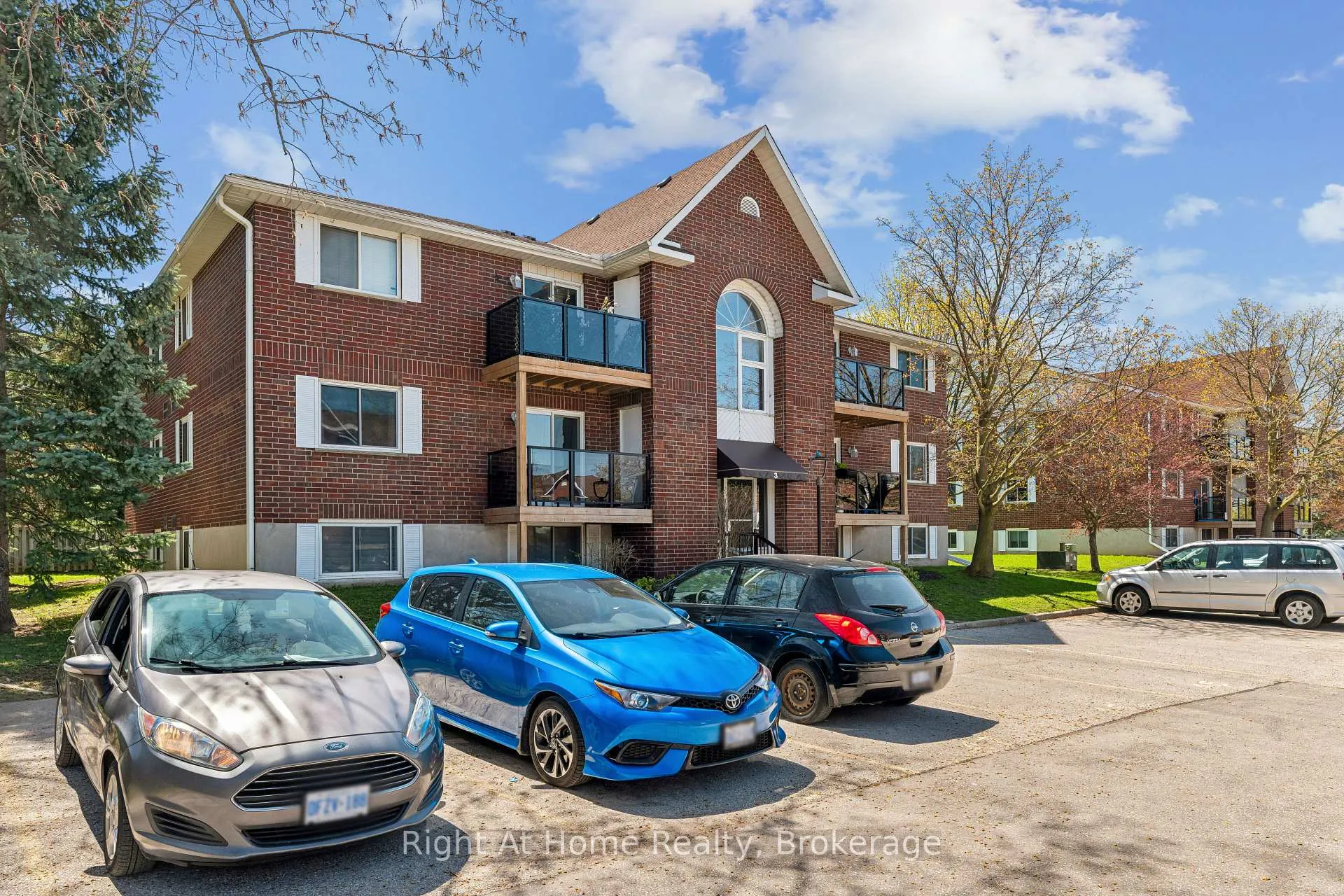 Photo 23 of Unit 310, 565 Greenfield Avenue, Kitchener — HOMEH