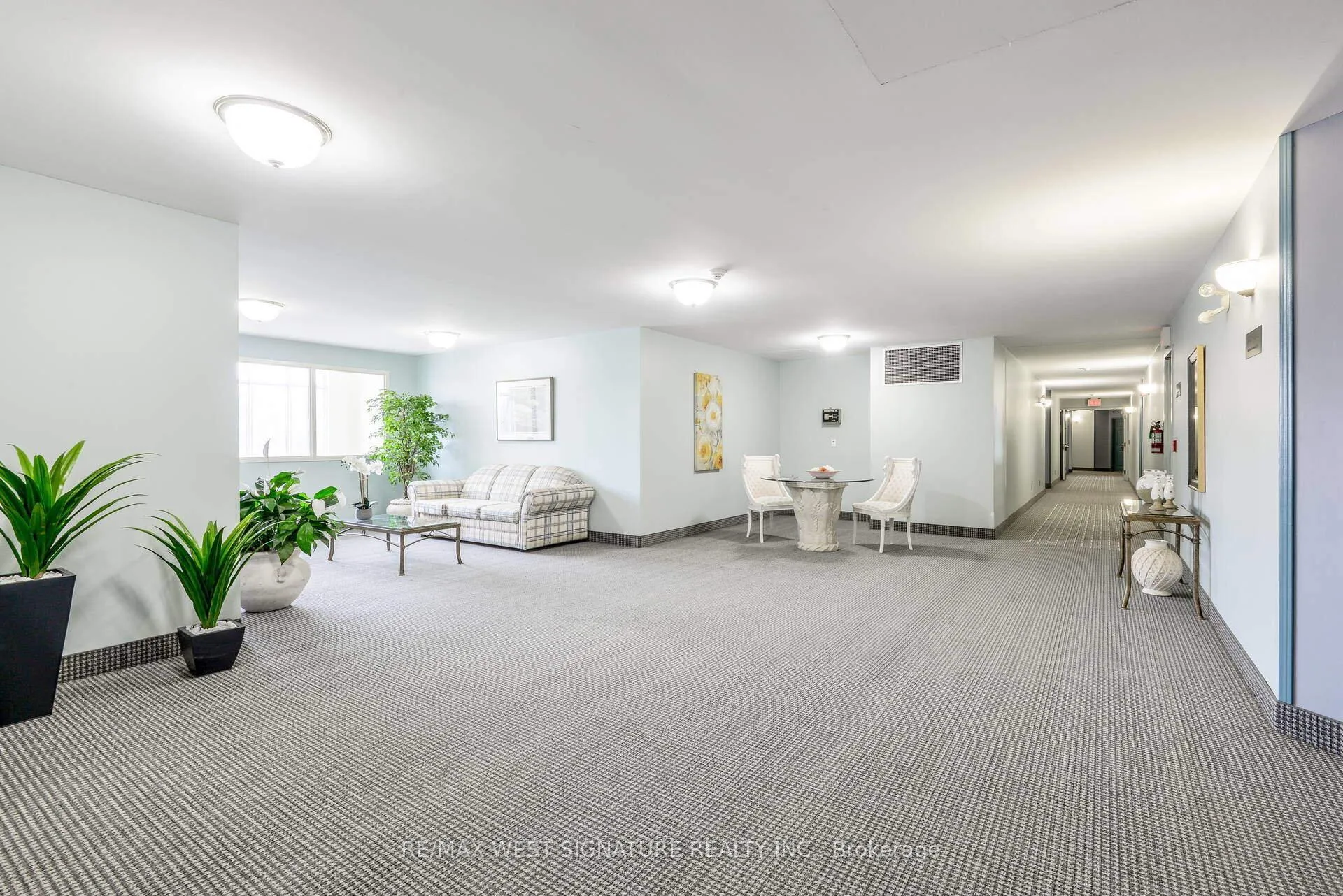 Photo 6 of Unit 102, 75 Treelawn Boulevard, Vaughan, Kleinburg — HOMEH