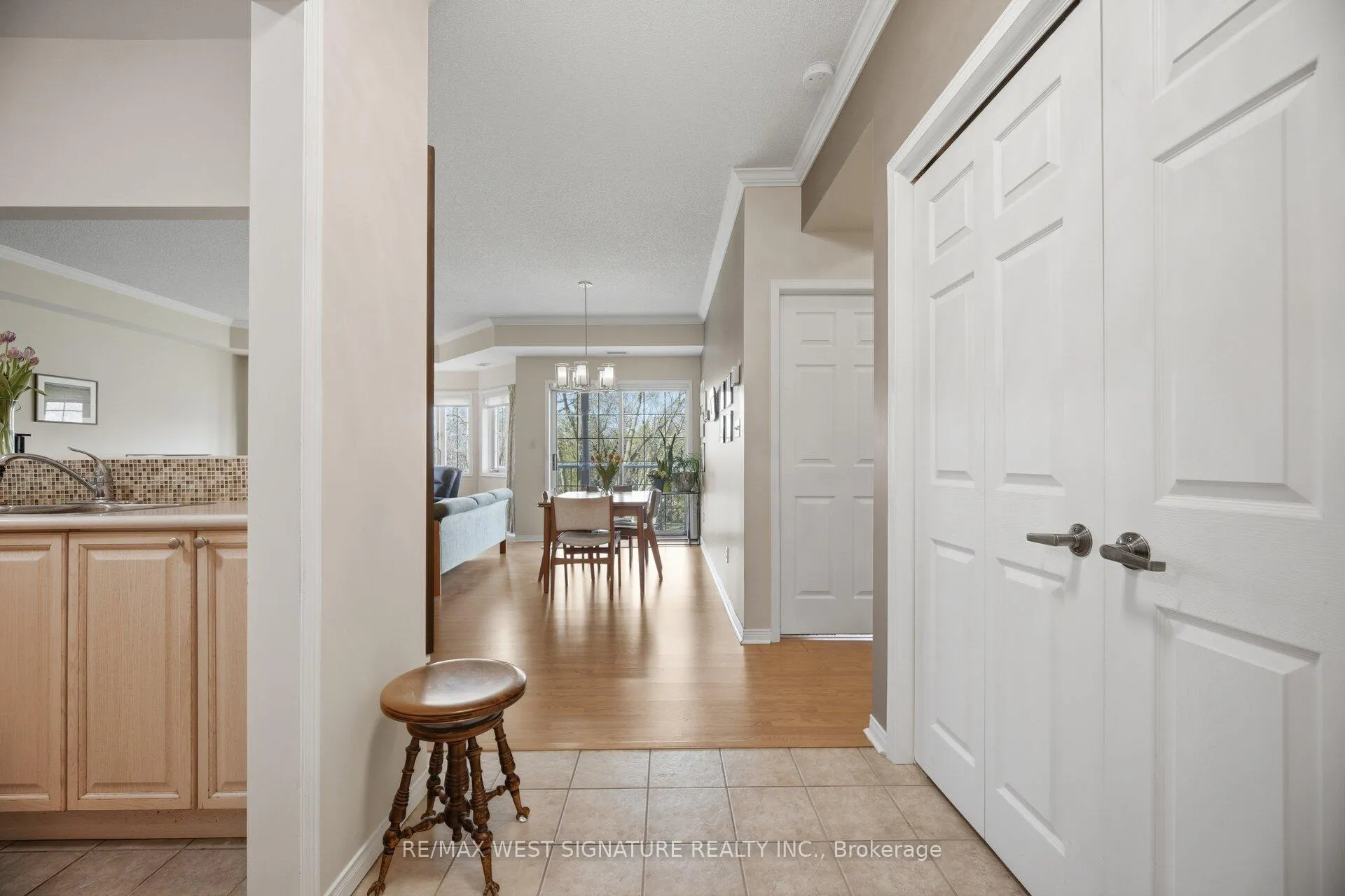 Photo 9 of Unit 102, 75 Treelawn Boulevard, Vaughan, Kleinburg — HOMEH