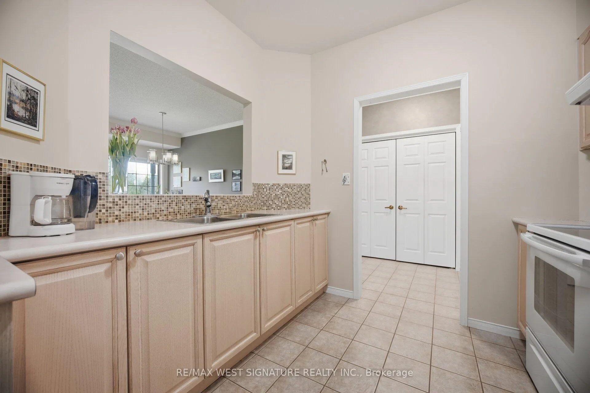 Photo 11 of Unit 102, 75 Treelawn Boulevard, Vaughan, Kleinburg — HOMEH