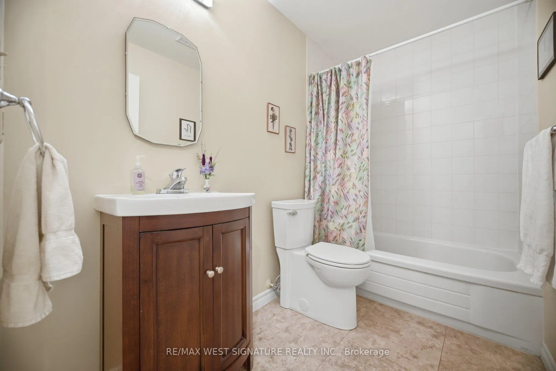 Photo 19 of Unit 102, 75 Treelawn Boulevard, Vaughan, Kleinburg — HOMEH