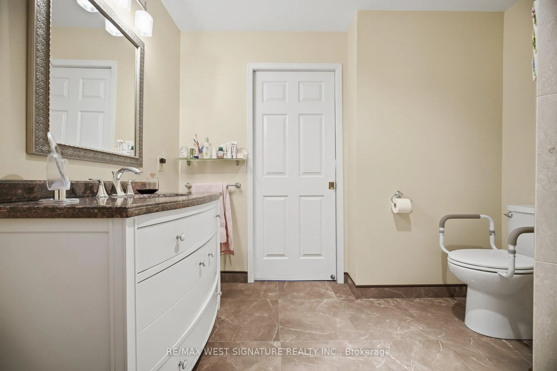 Photo 22 of Unit 102, 75 Treelawn Boulevard, Vaughan, Kleinburg — HOMEH
