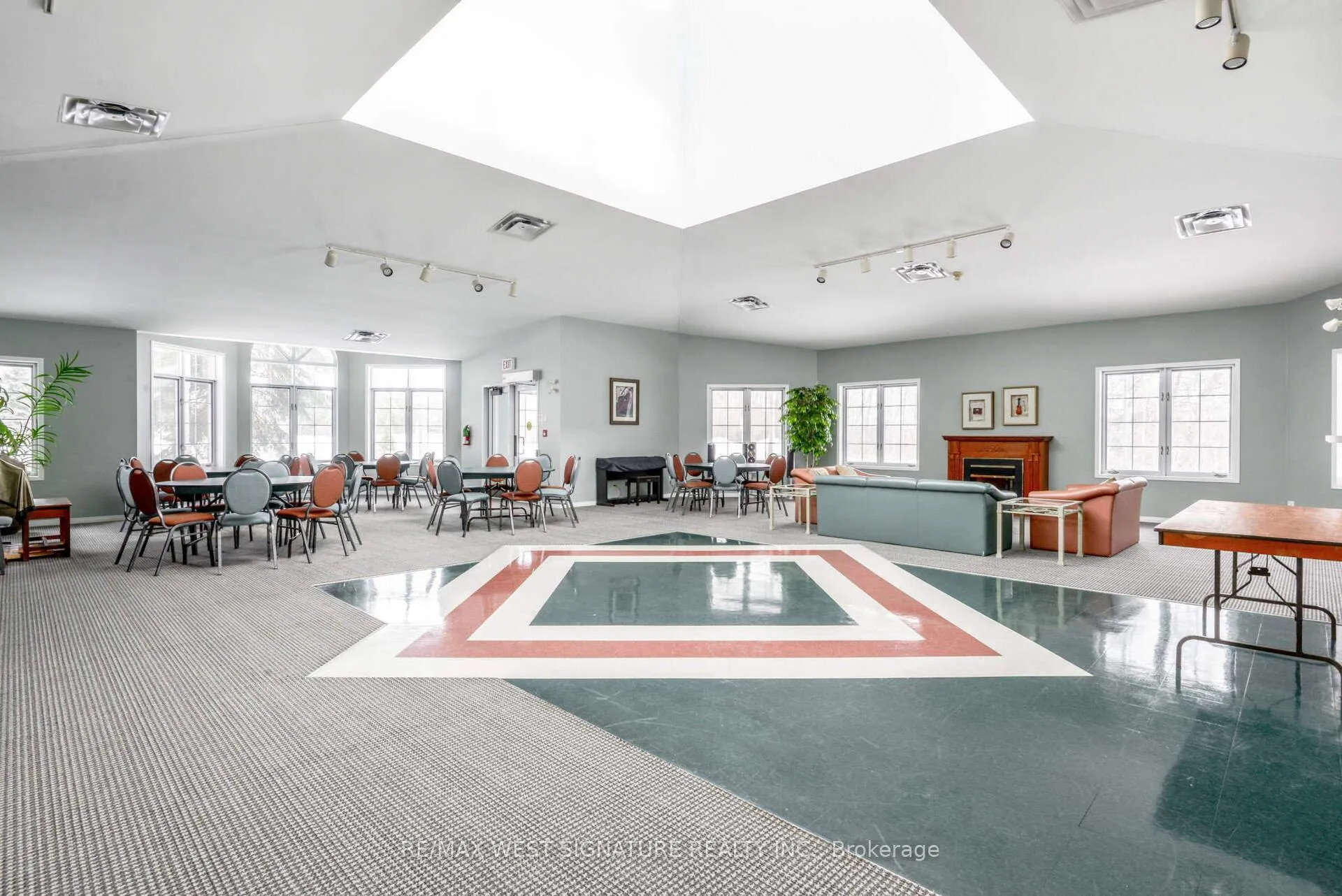 Photo 32 of Unit 102, 75 Treelawn Boulevard, Vaughan, Kleinburg — HOMEH