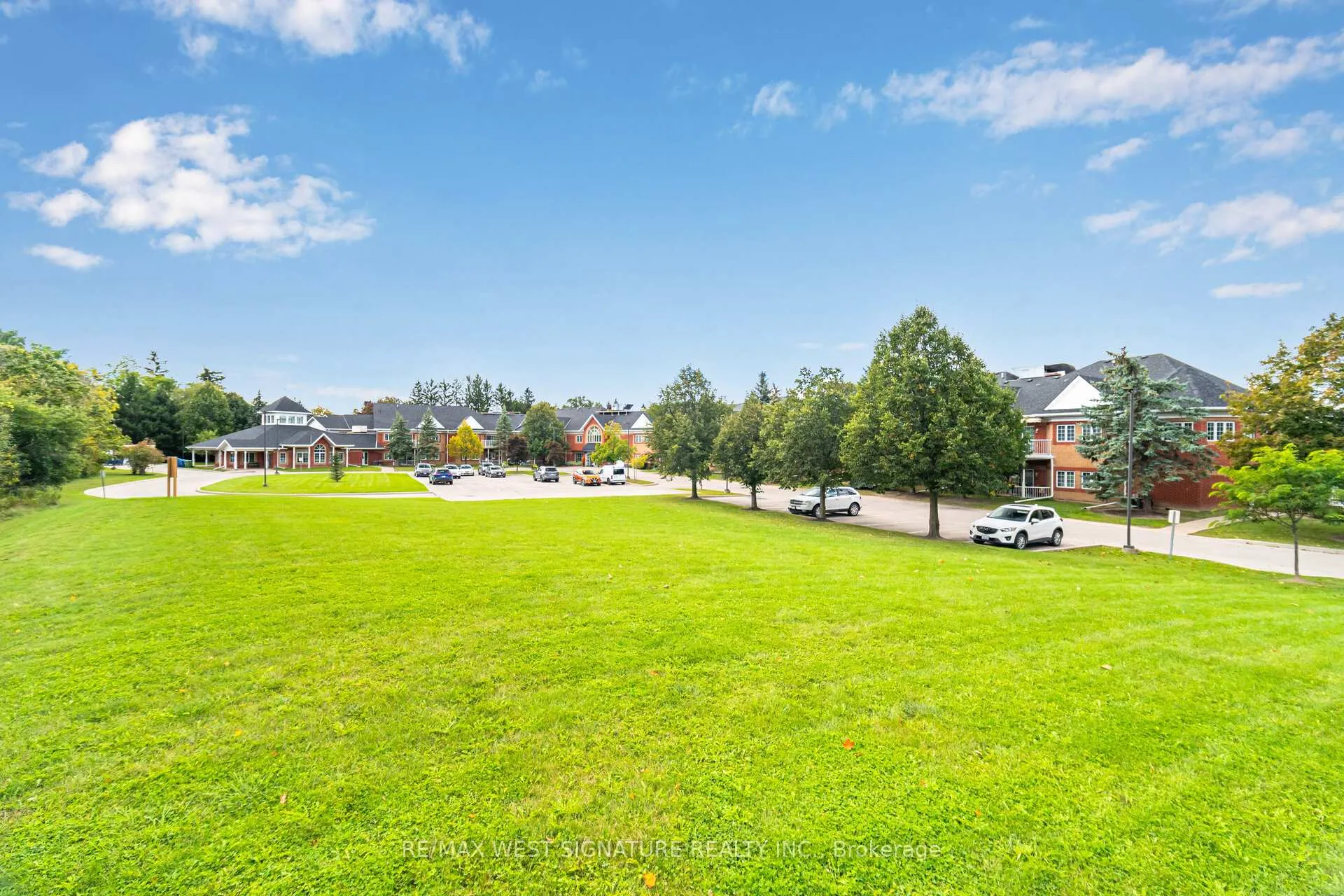 Photo 37 of Unit 102, 75 Treelawn Boulevard, Vaughan, Kleinburg — HOMEH