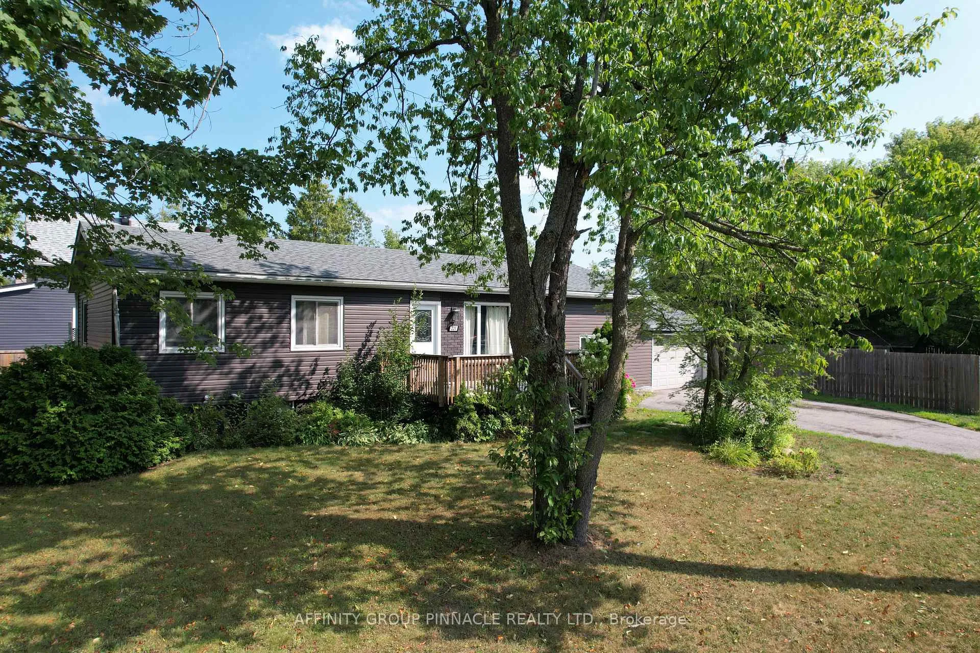 Photo 3 of 221 Dill Street, Bracebridge, Monck (Bracebridge) — HOMEH