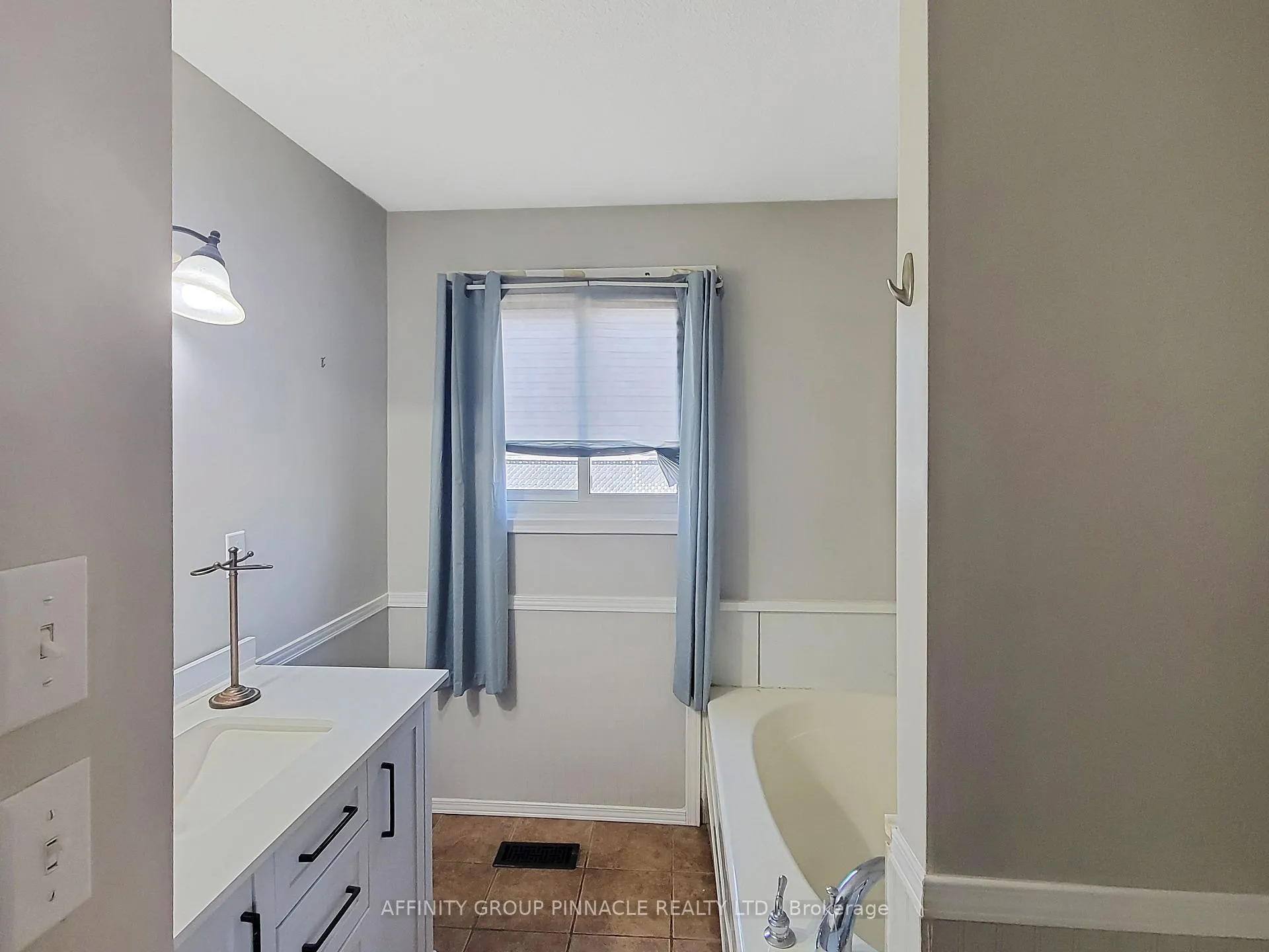 Photo 17 of 221 Dill Street, Bracebridge, Monck (Bracebridge) — HOMEH