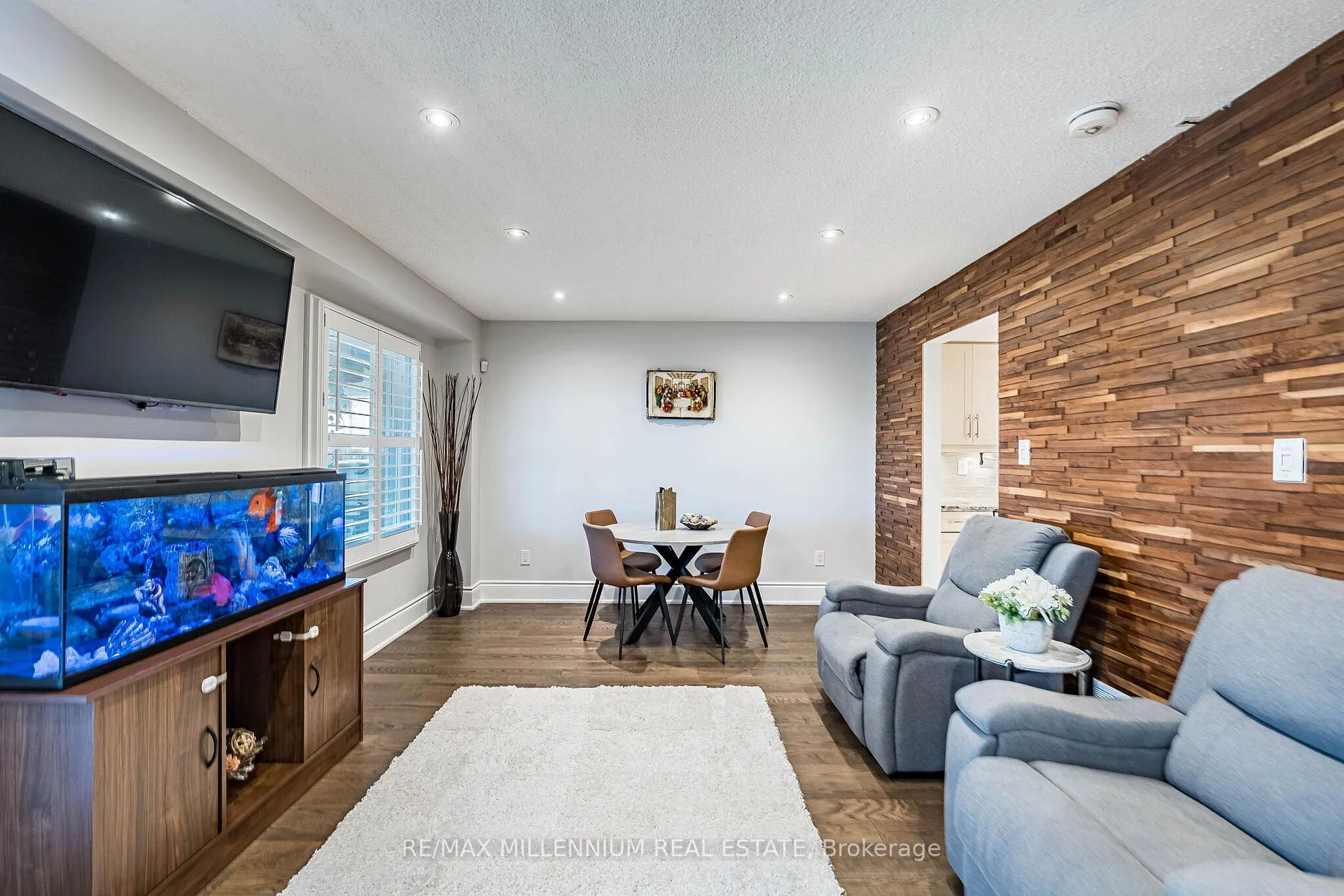 Photo 8 of 74 Atkins Circle, Brampton, Northwood Park — HOMEH