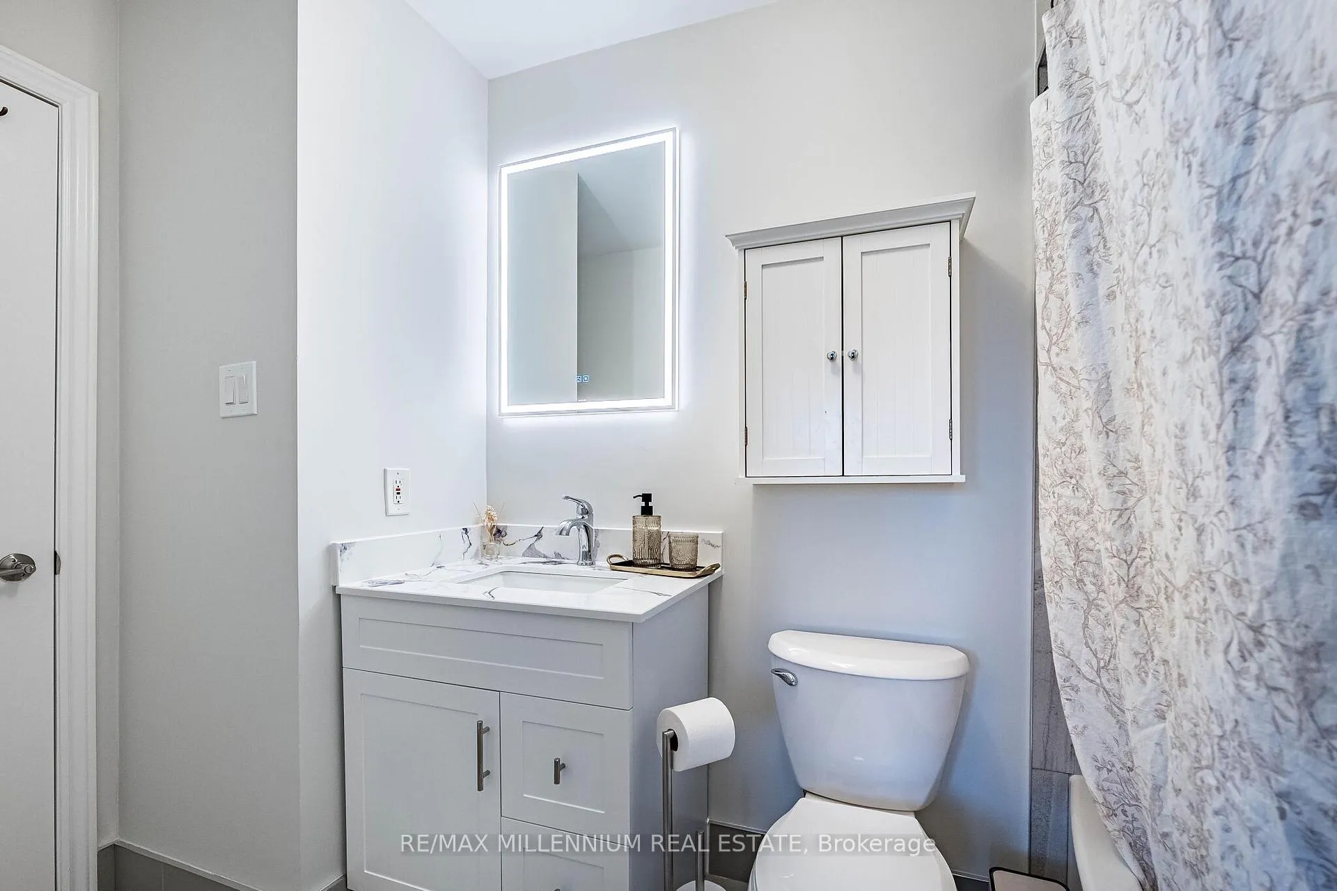 Photo 23 of 74 Atkins Circle, Brampton, Northwood Park — HOMEH