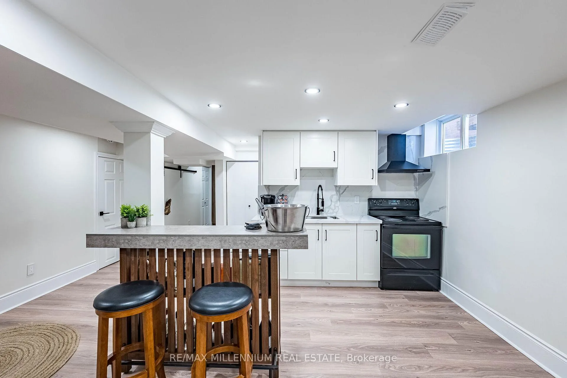 Photo 29 of 74 Atkins Circle, Brampton, Northwood Park — HOMEH
