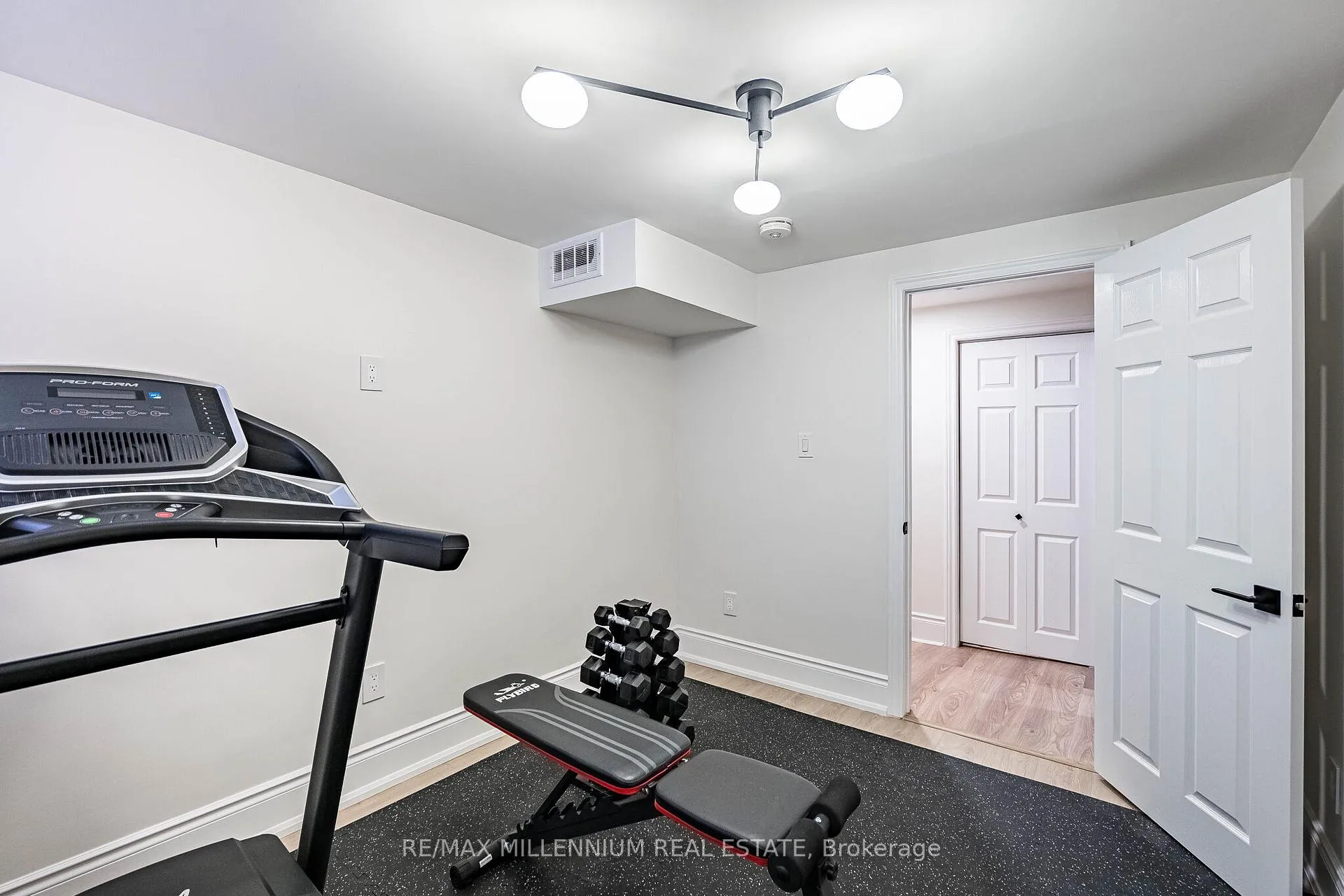 Photo 33 of 74 Atkins Circle, Brampton, Northwood Park — HOMEH