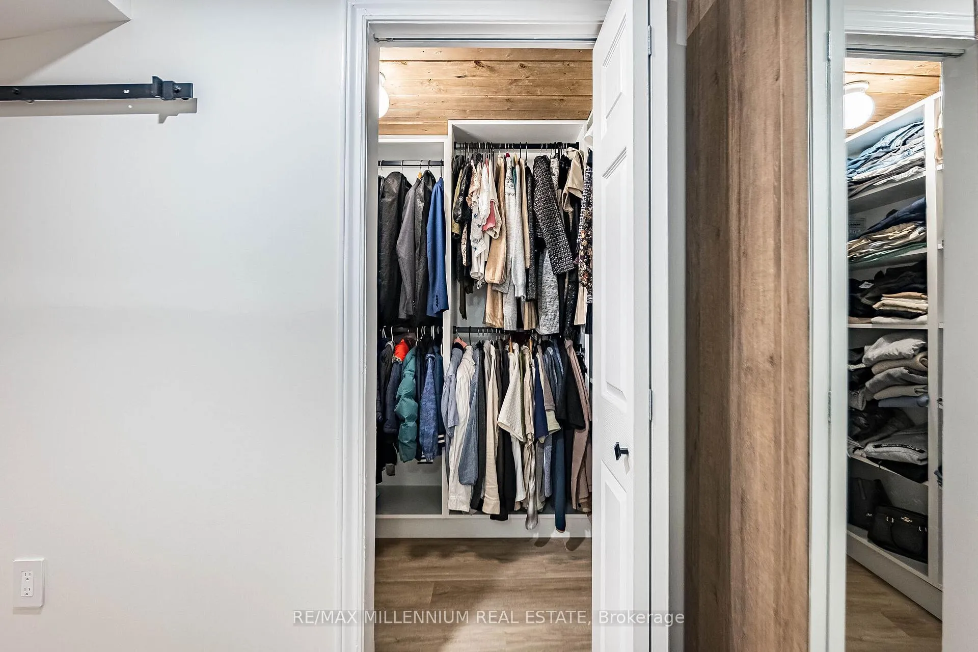 Photo 34 of 74 Atkins Circle, Brampton, Northwood Park — HOMEH