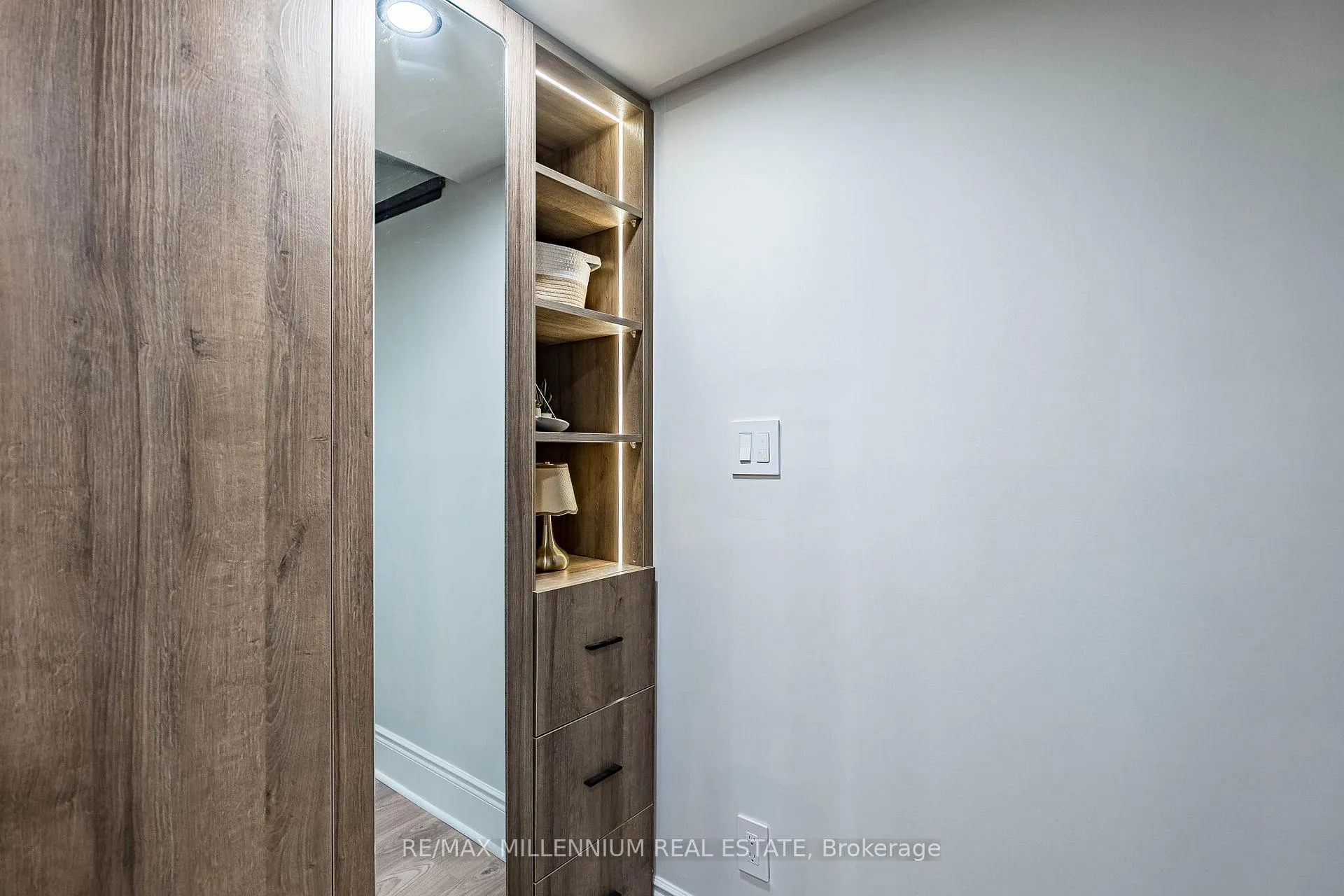 Photo 39 of 74 Atkins Circle, Brampton, Northwood Park — HOMEH