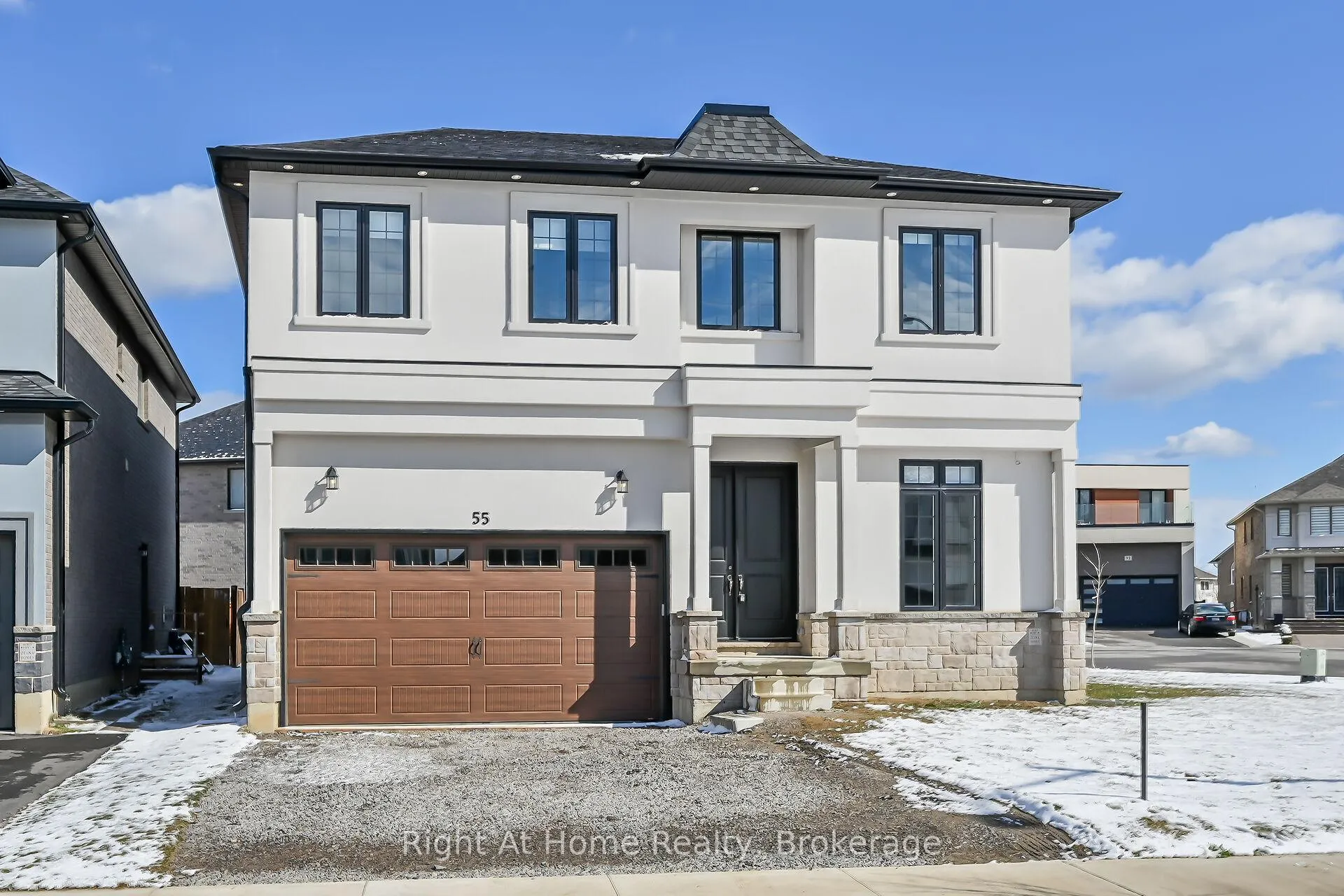 Photo 1 of 55 Eringate Court, Hamilton, Stoney Creek Mountain — HOMEH