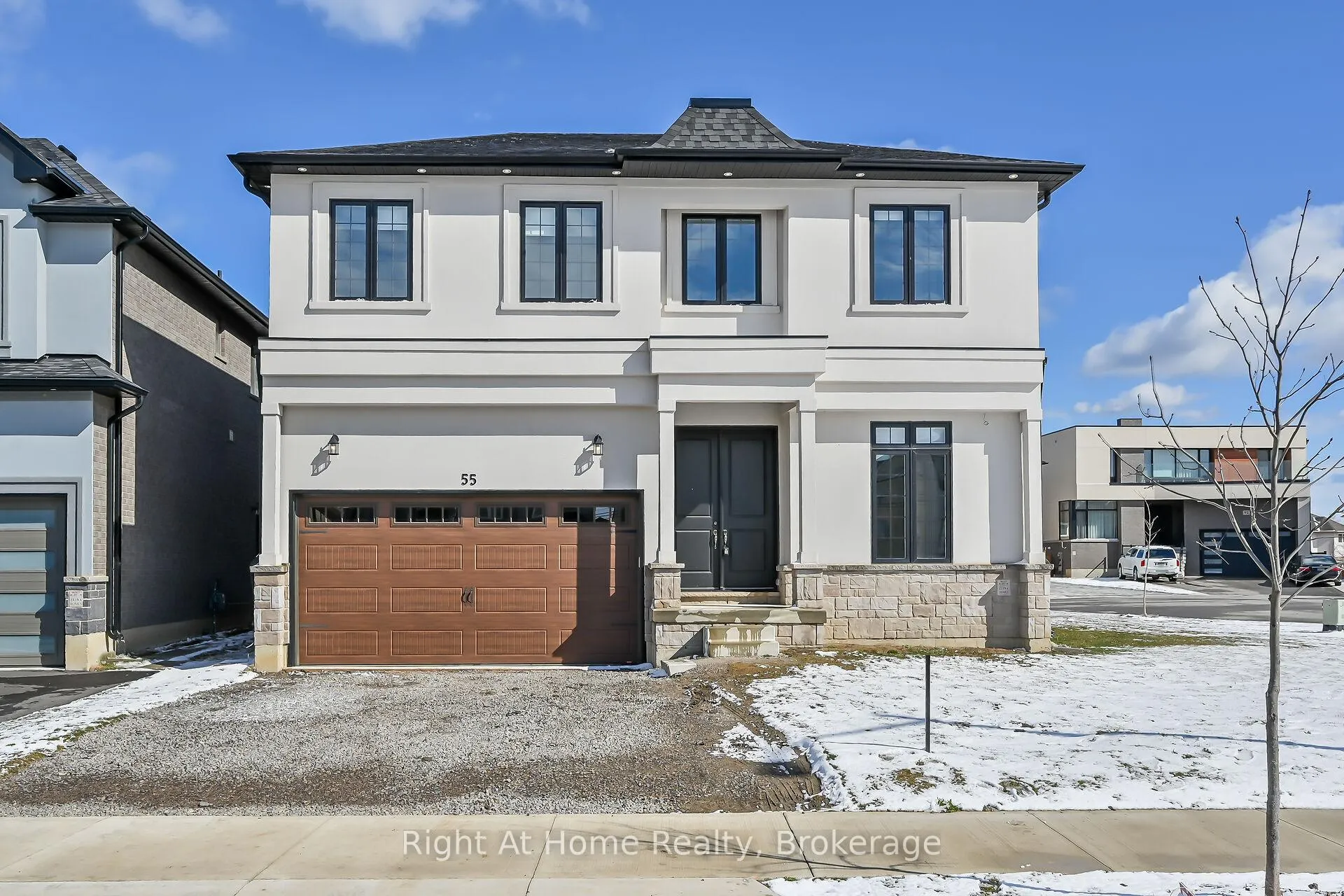 Photo 2 of 55 Eringate Court, Hamilton, Stoney Creek Mountain — HOMEH