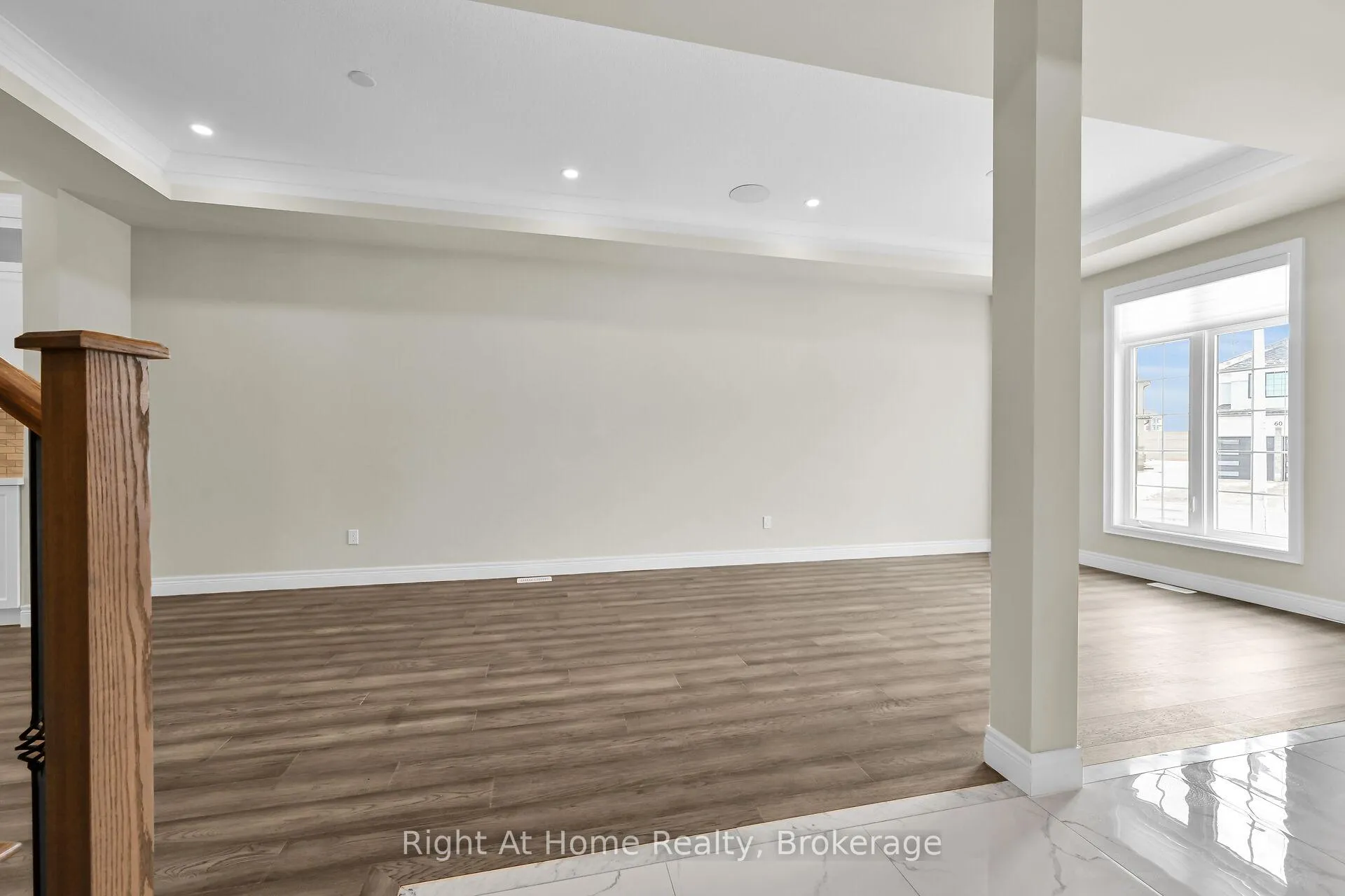 Photo 8 of 55 Eringate Court, Hamilton, Stoney Creek Mountain — HOMEH