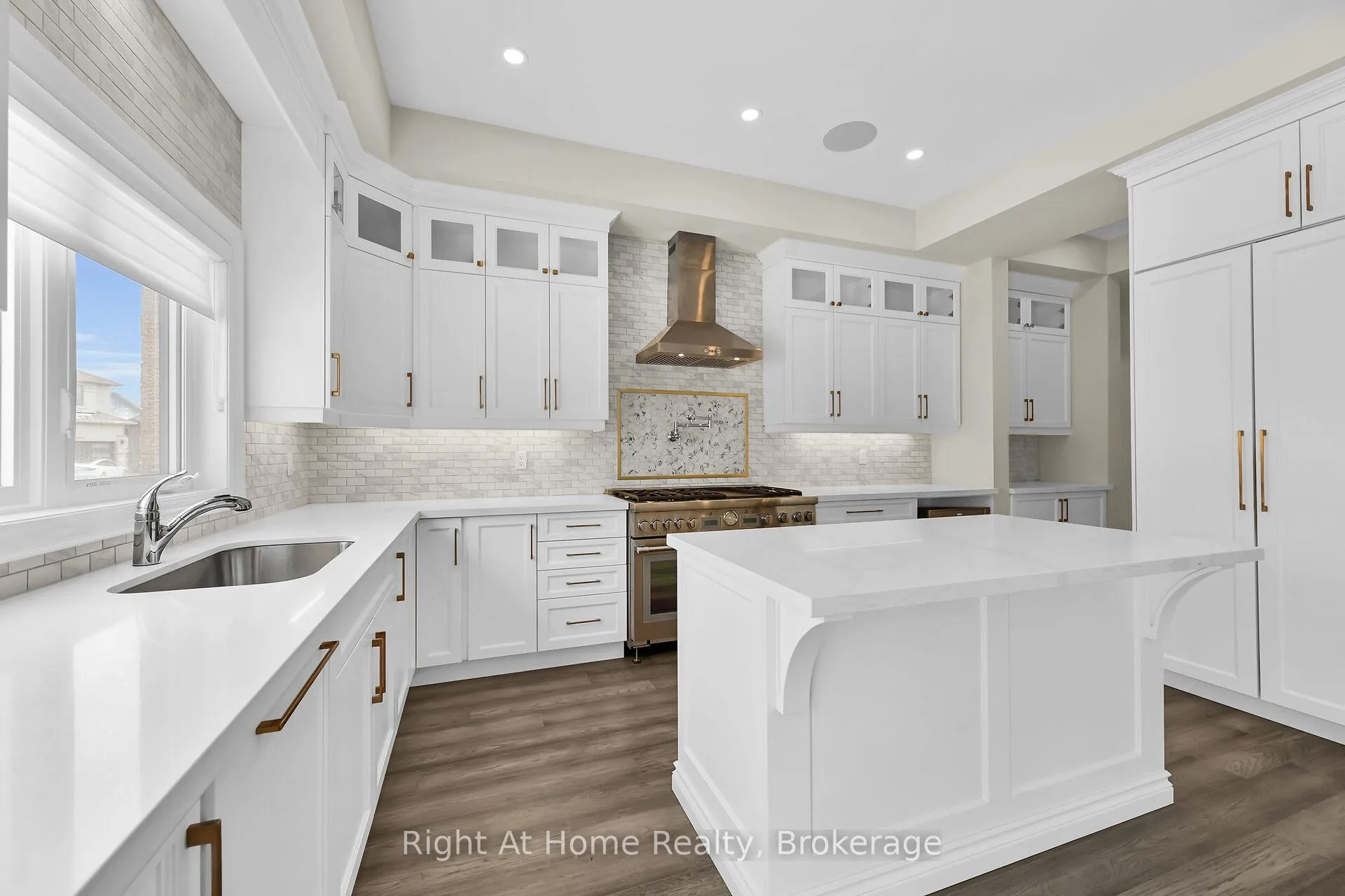 Photo 17 of 55 Eringate Court, Hamilton, Stoney Creek Mountain — HOMEH